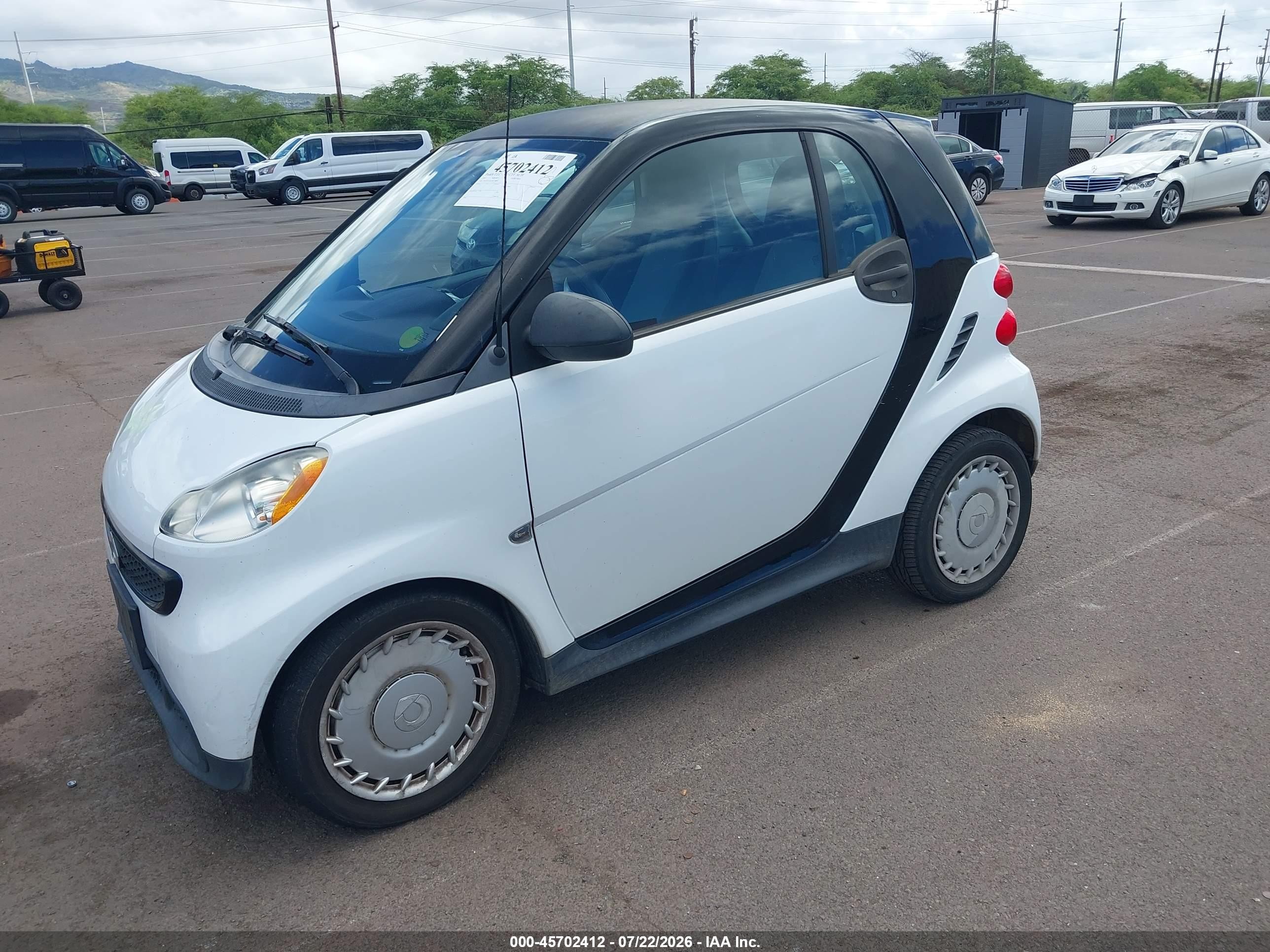 2013 Smart Fortwo Pure Белый vin: WMEEJ3BA5DK709593