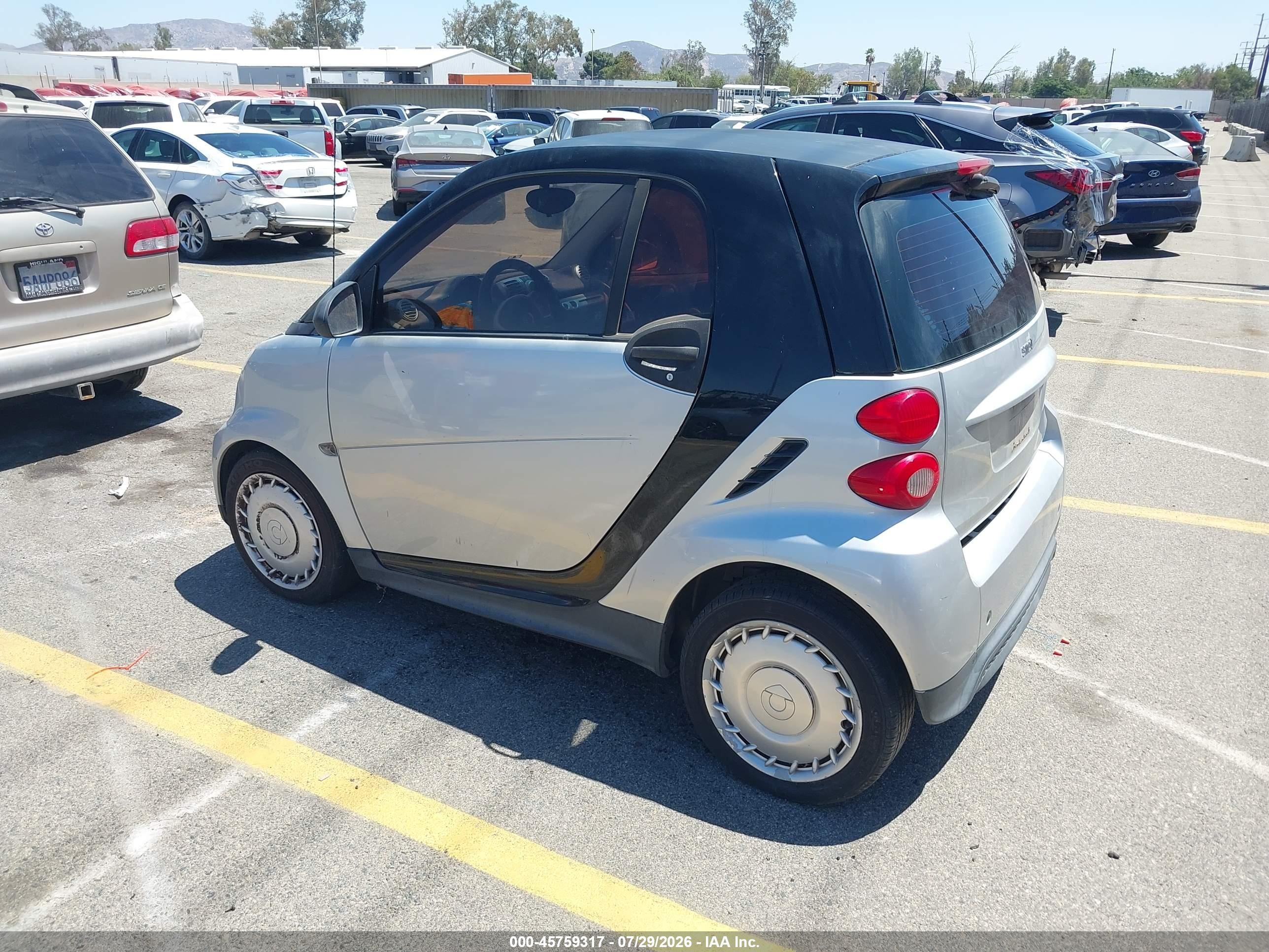 2013 Smart Fortwo Pure Silver vin: WMEEJ3BA6DK706136