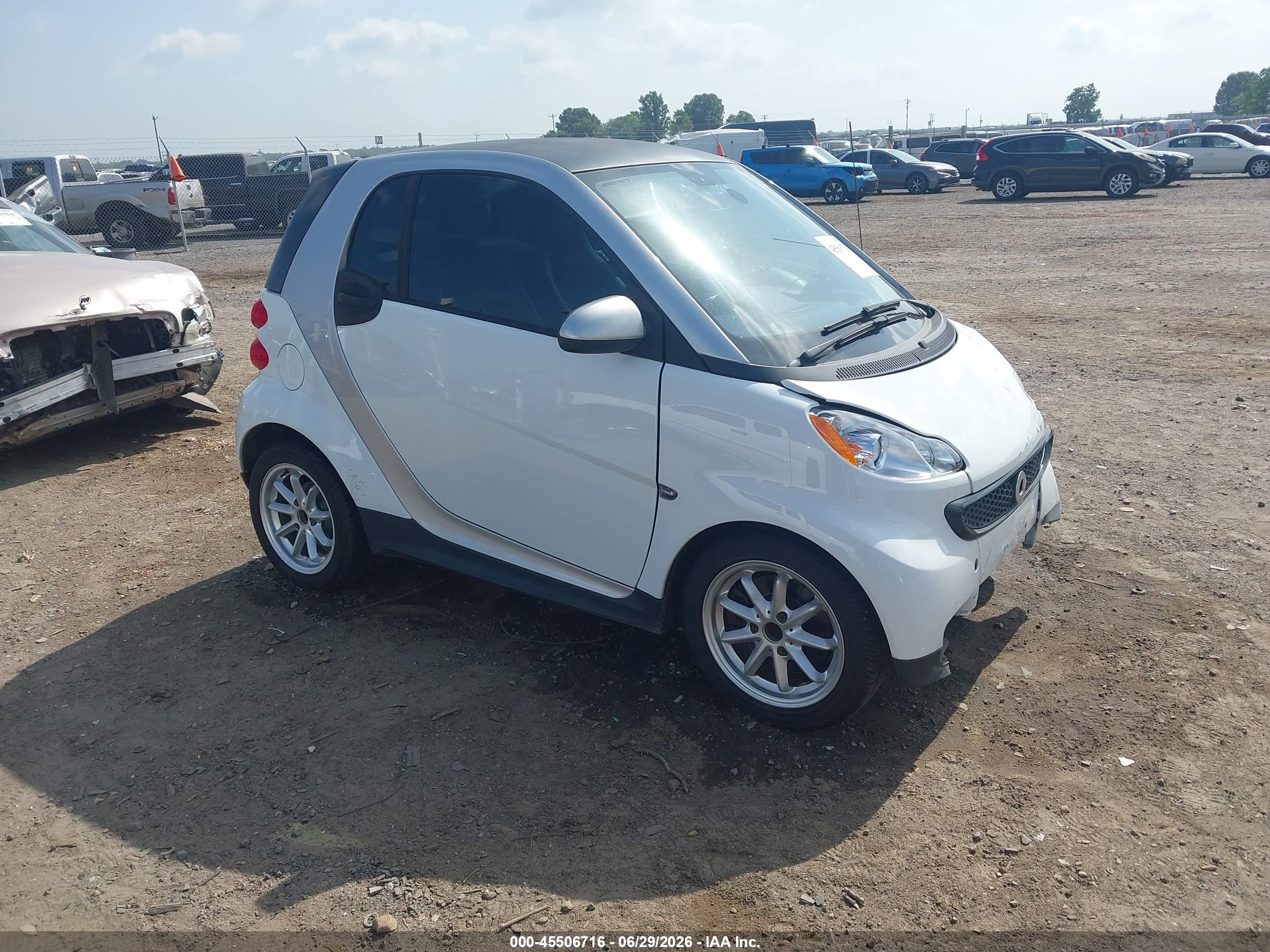 2014 Smart Fortwo Pure White vin: WMEEJ3BA6EK764488