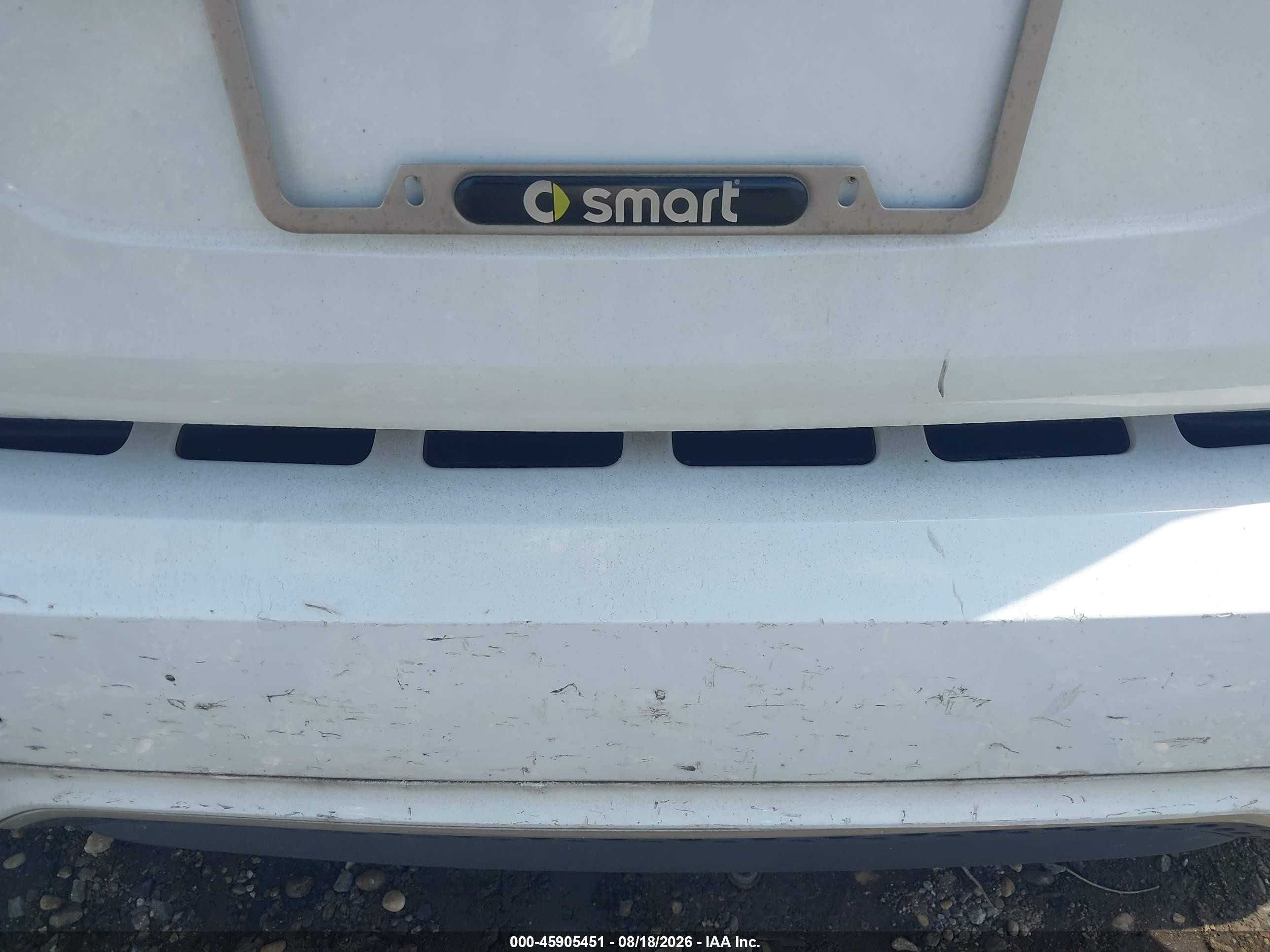2015 Smart Fortwo Passion White vin: WMEEJ3BA6FK804263