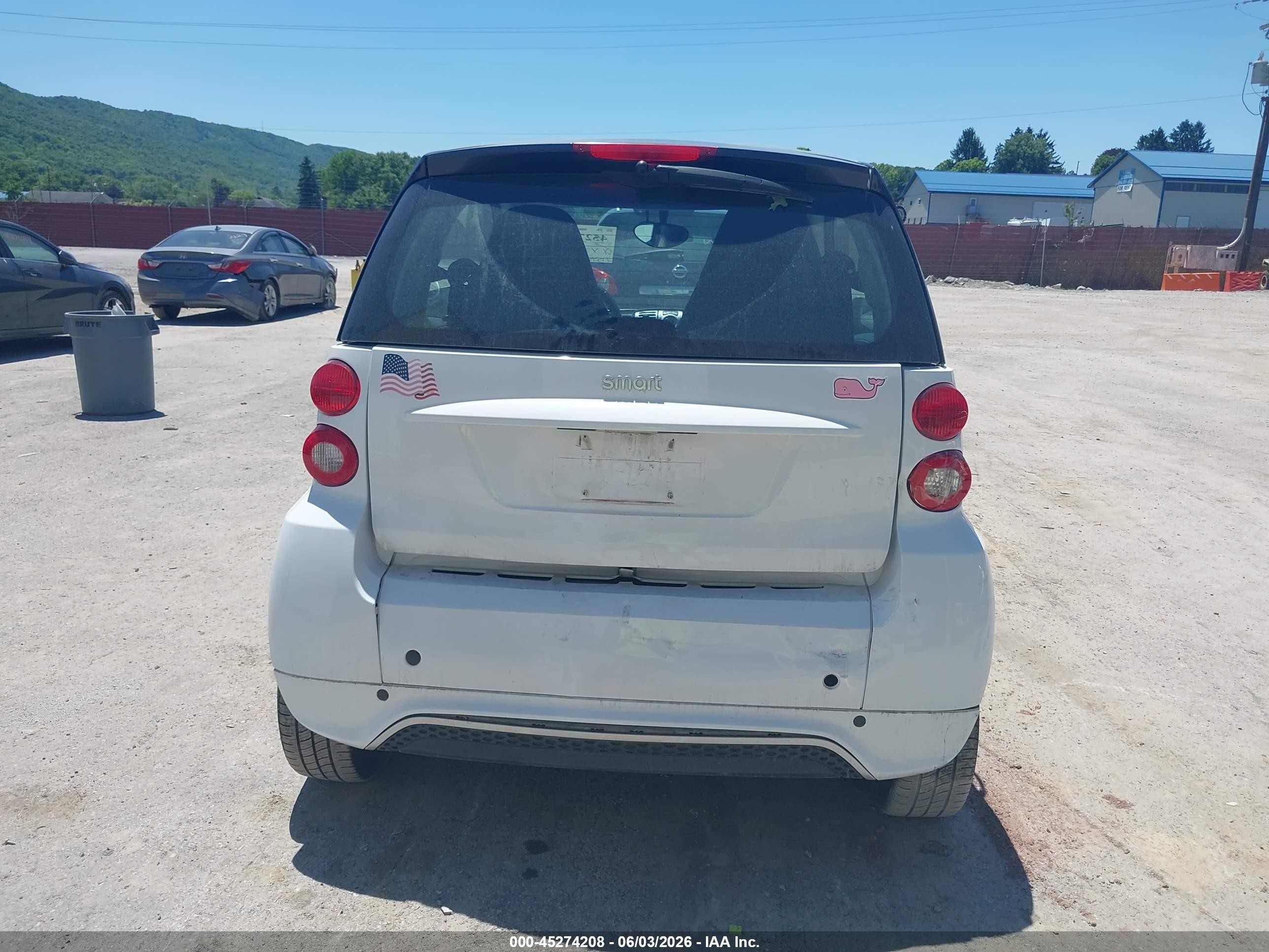 2013 Smart Fortwo Passion White vin: WMEEJ3BA7DK586394