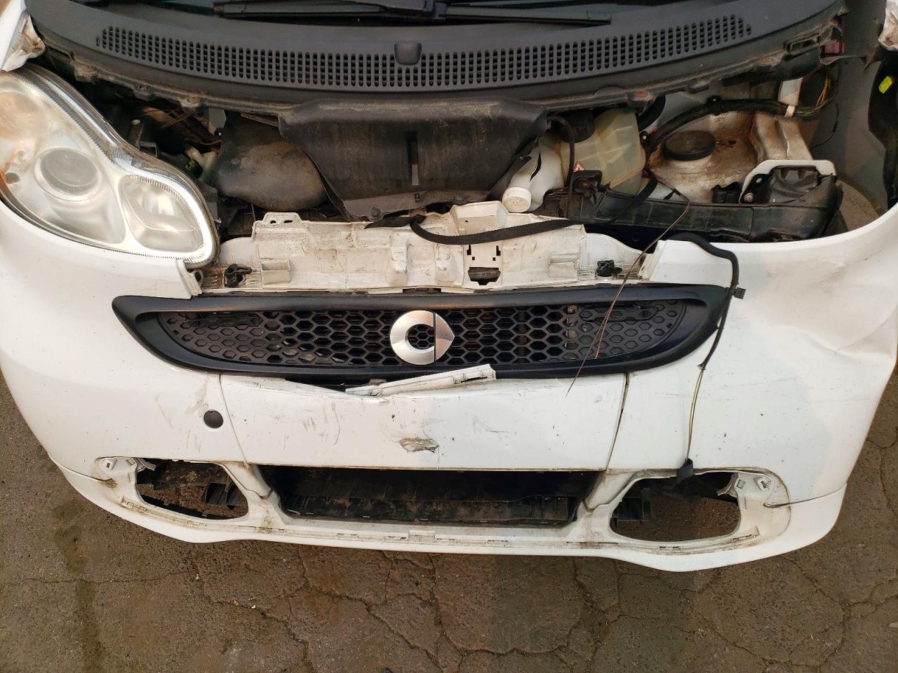 2013 Smart Fortwo Pure Белый vin: WMEEJ3BA7DK651129