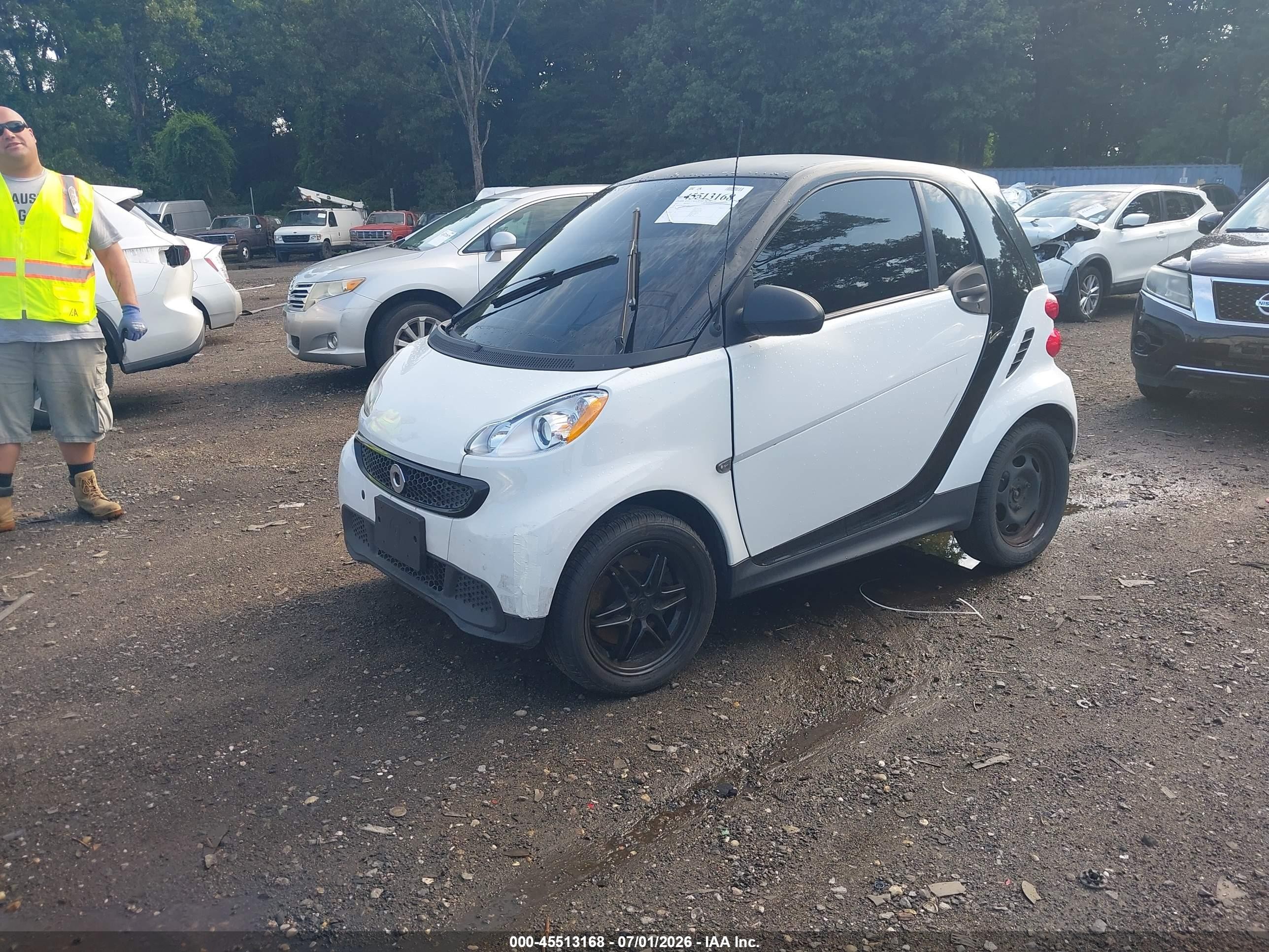 2013 Smart Fortwo Pure White vin: WMEEJ3BA7DK695406