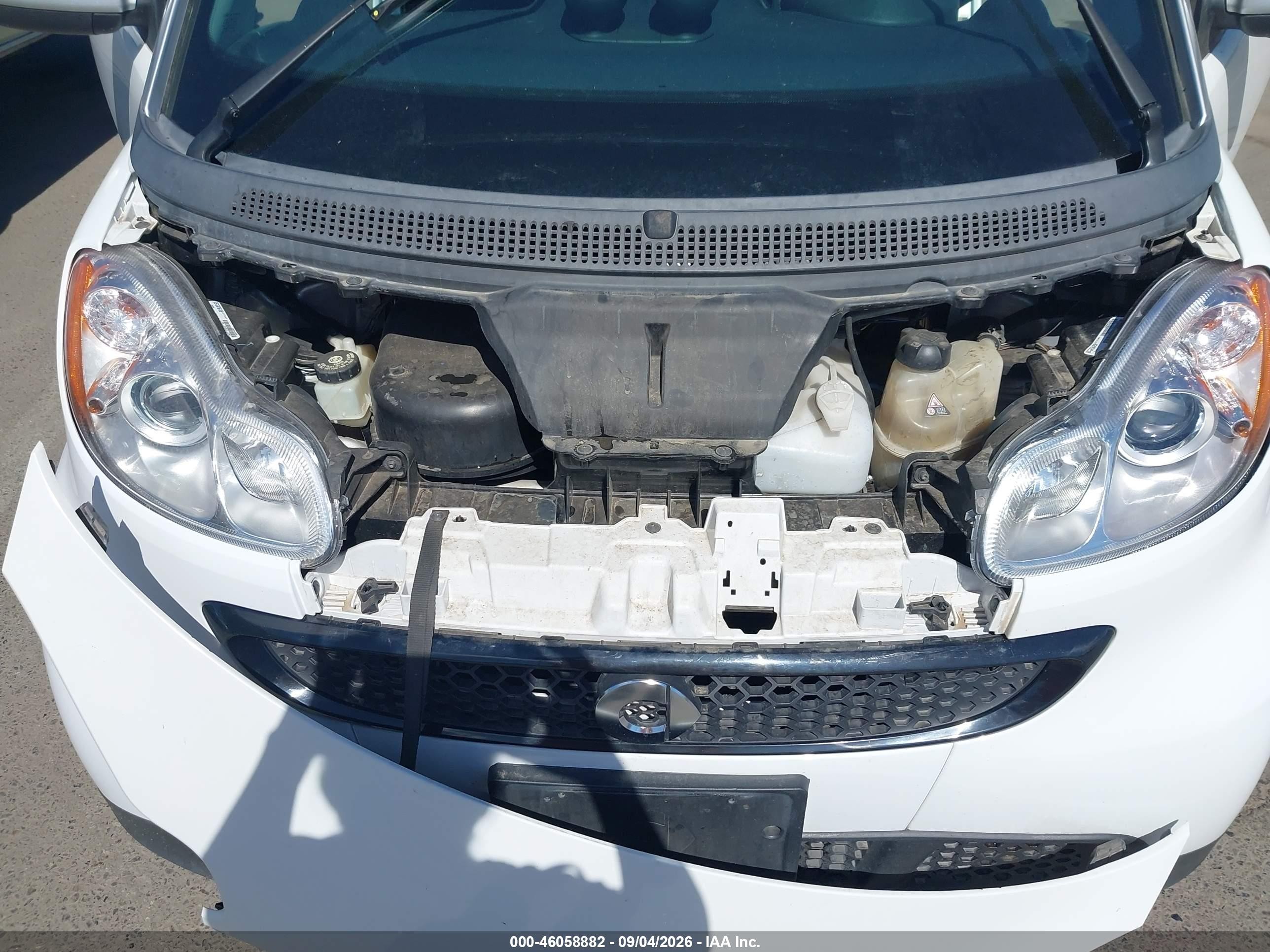 2014 Smart Fortwo Passion/pure White vin: WMEEJ3BA7EK730267