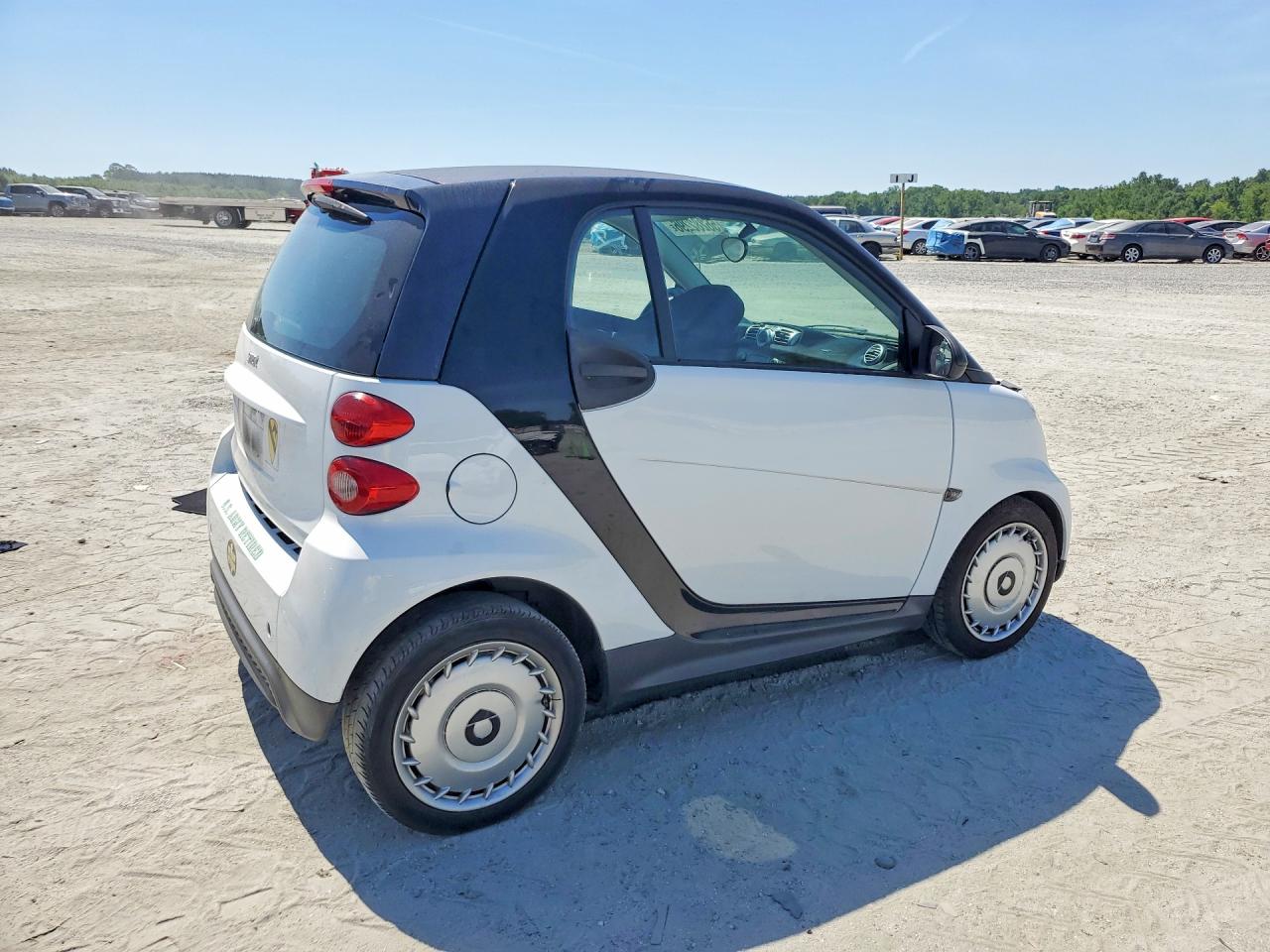 2015 Smart Fortwo Pure White vin: WMEEJ3BA7FK797257