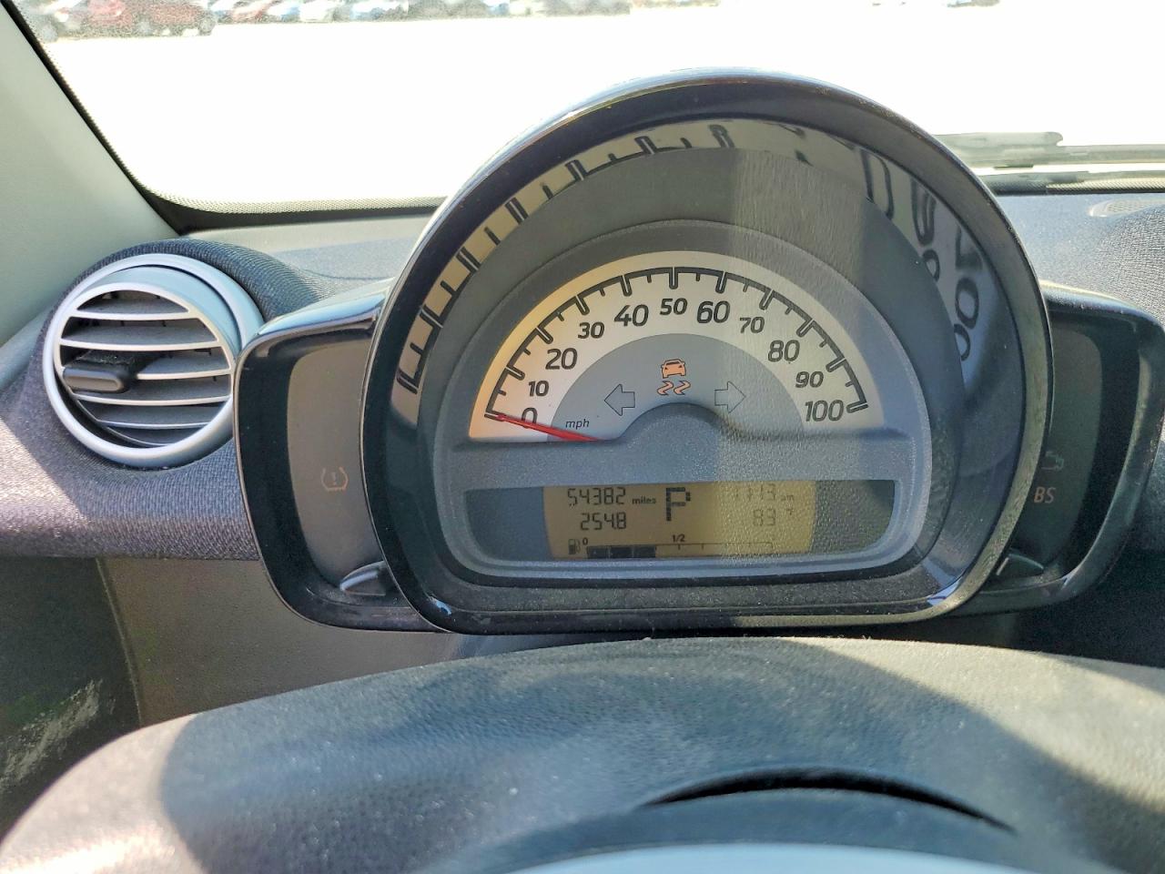 2015 Smart Fortwo Pure White vin: WMEEJ3BA7FK797257