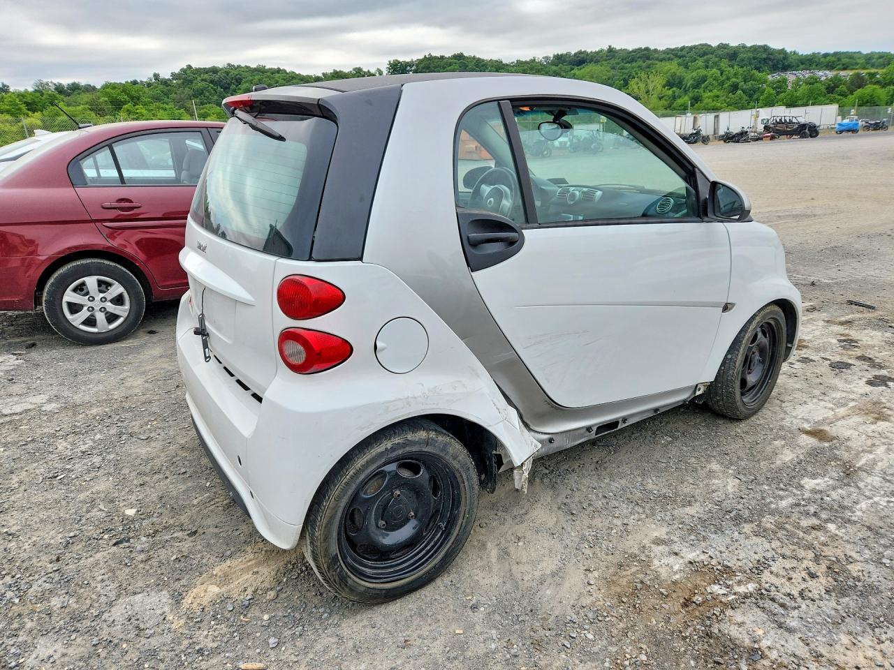 2015 Smart Fortwo Pure White vin: WMEEJ3BA7FK814218