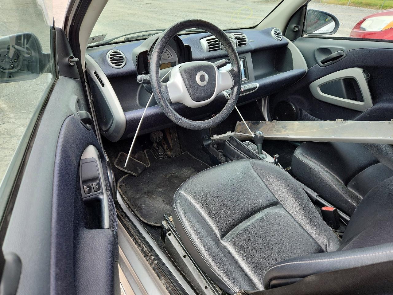 2015 Smart Fortwo Pure White vin: WMEEJ3BA7FK814218