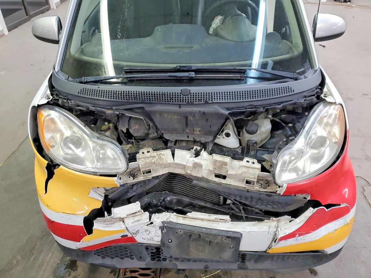 2014 Smart Fortwo Pure White vin: WMEEJ3BA8EK776688