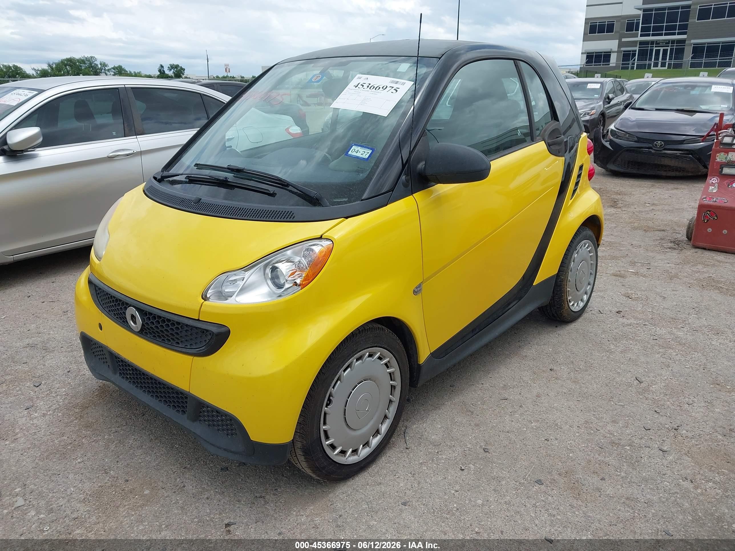 2014 Smart Fortwo   Yellow vin: WMEEJ3BA8EK781082