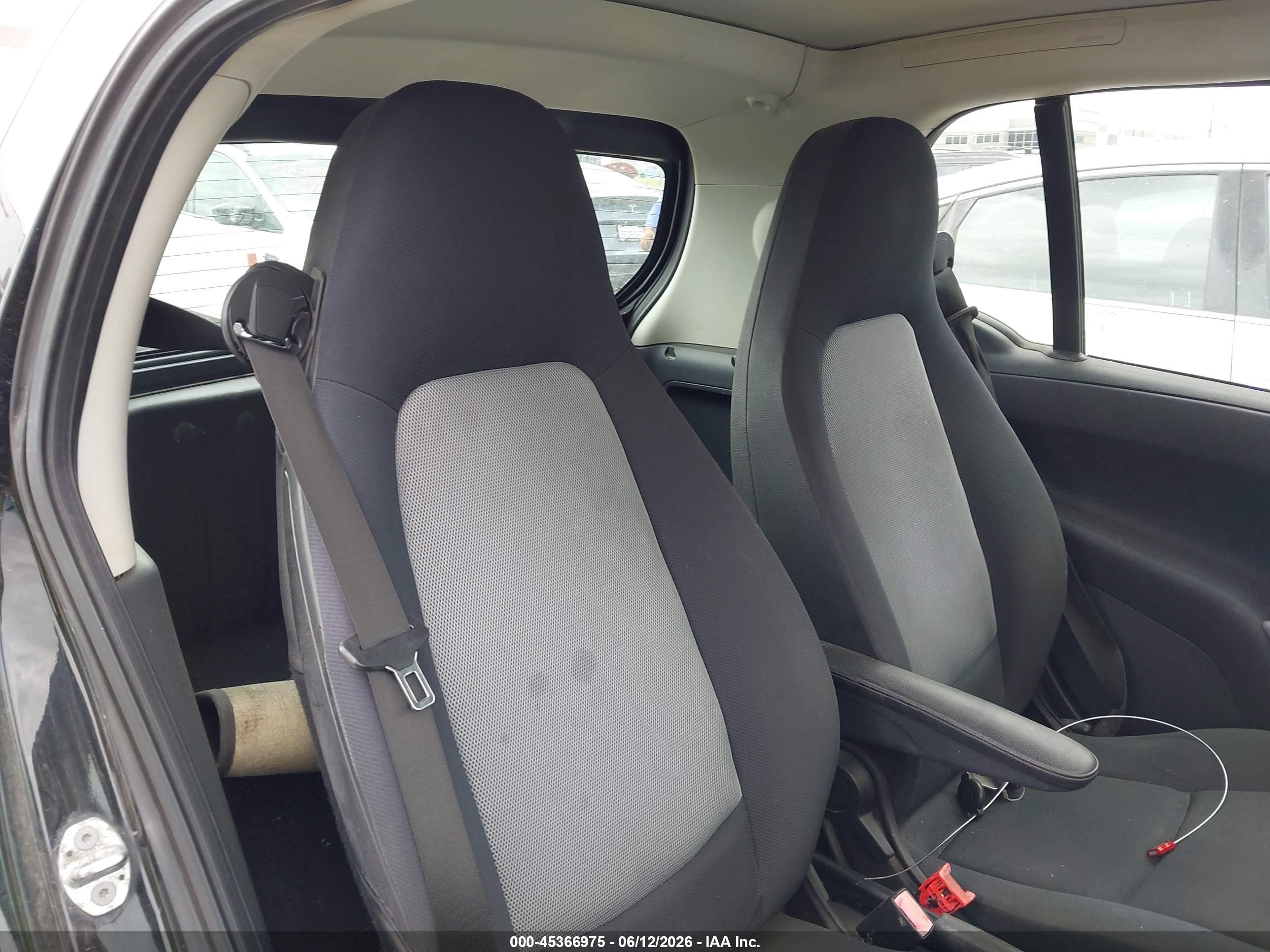 2014 Smart Fortwo   Yellow vin: WMEEJ3BA8EK781082