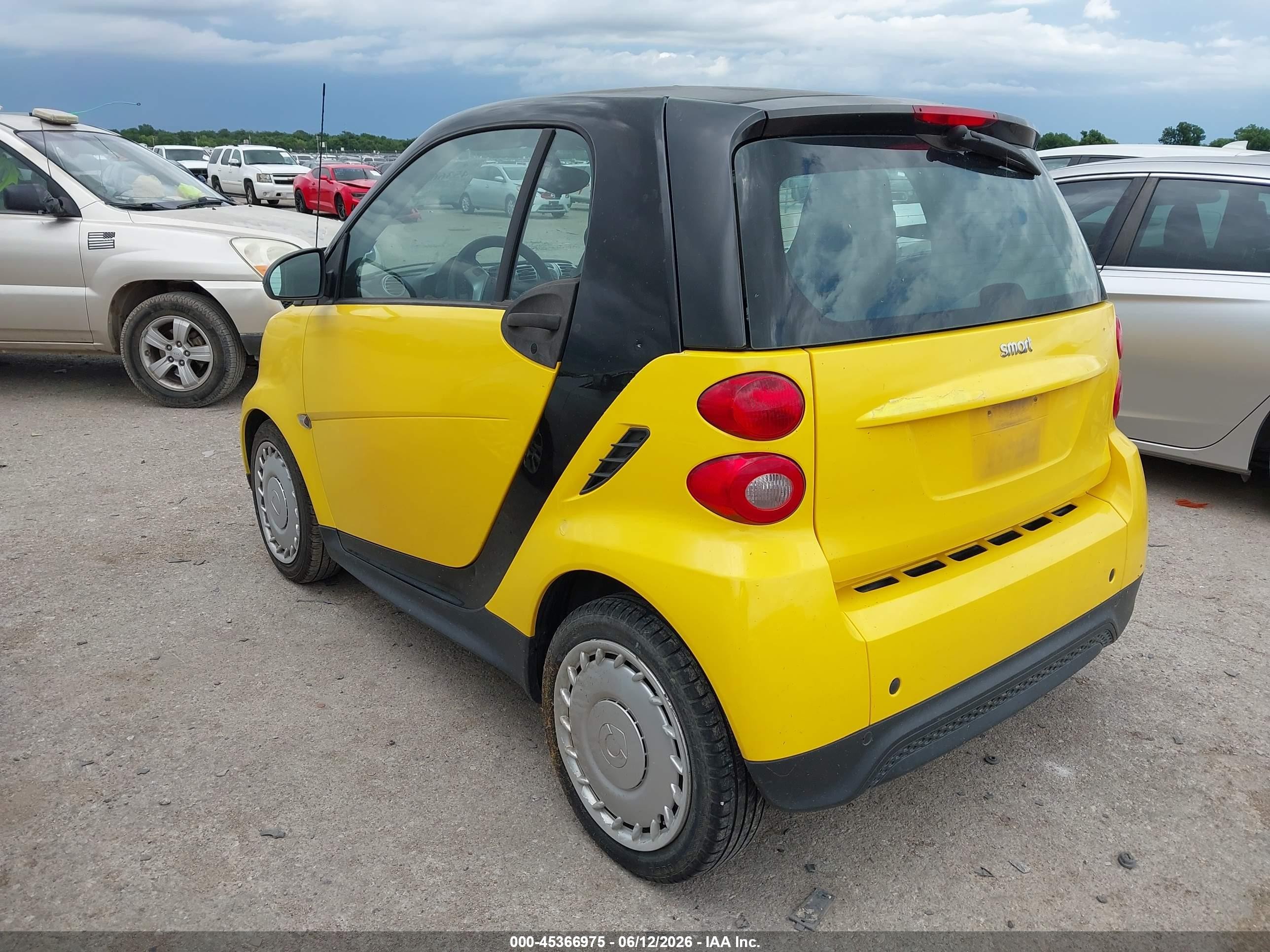 2014 Smart Fortwo   Yellow vin: WMEEJ3BA8EK781082