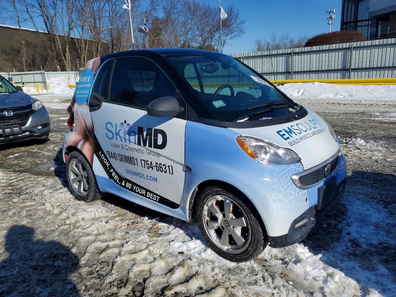 2013 Smart Fortwo Pure Two Tone vin: WMEEJ3BA9DK615233