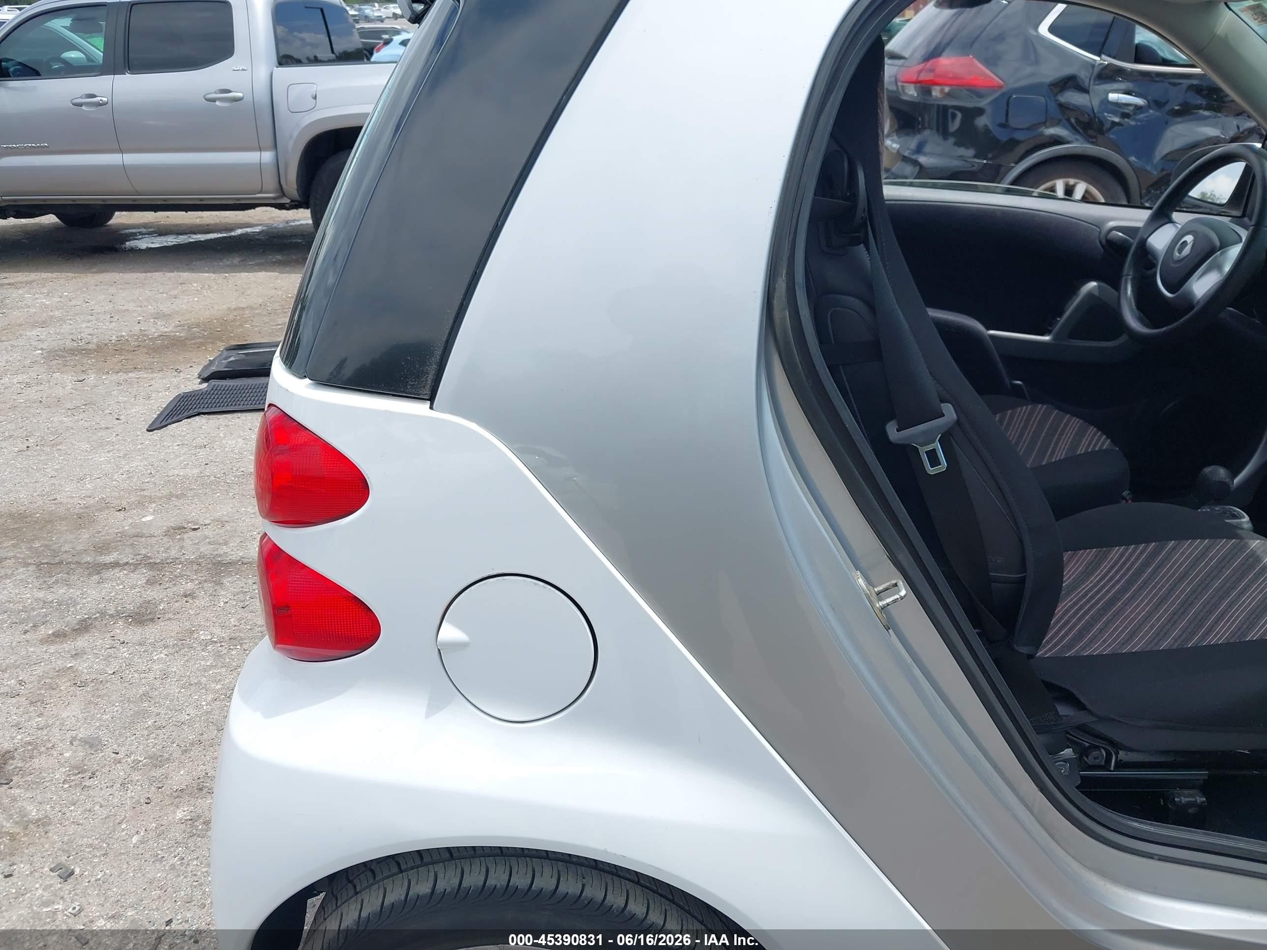 2014 Smart Fortwo Pure White vin: WMEEJ3BA9EK733266