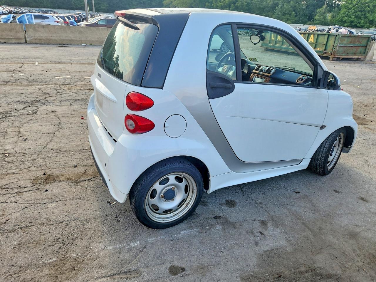 2015 Smart Fortwo Pure White vin: WMEEJ3BA9FK806315