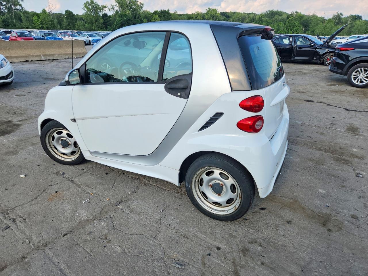 2015 Smart Fortwo Pure White vin: WMEEJ3BA9FK806315