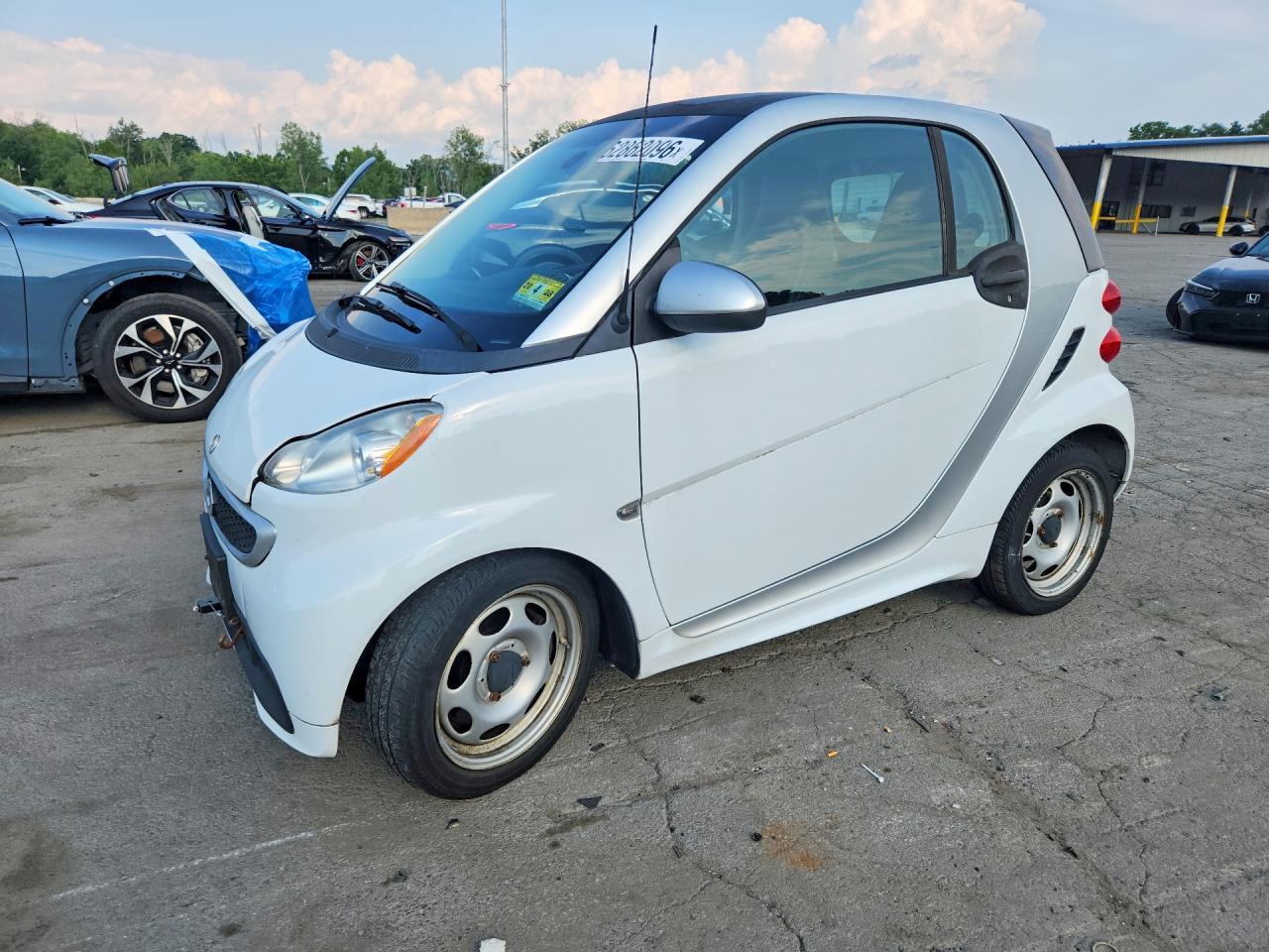 2015 Smart Fortwo Pure White vin: WMEEJ3BA9FK806315