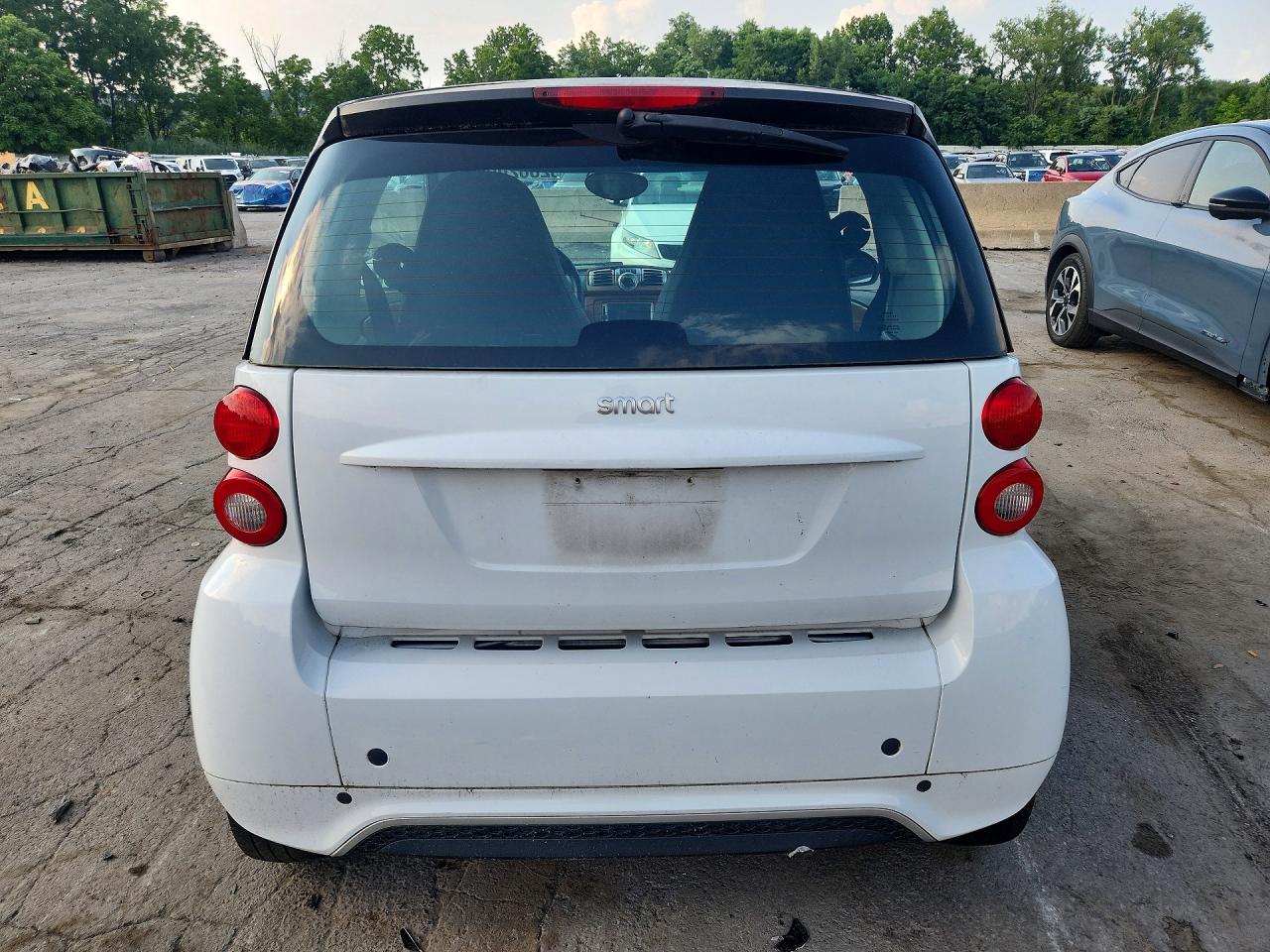2015 Smart Fortwo Pure White vin: WMEEJ3BA9FK806315