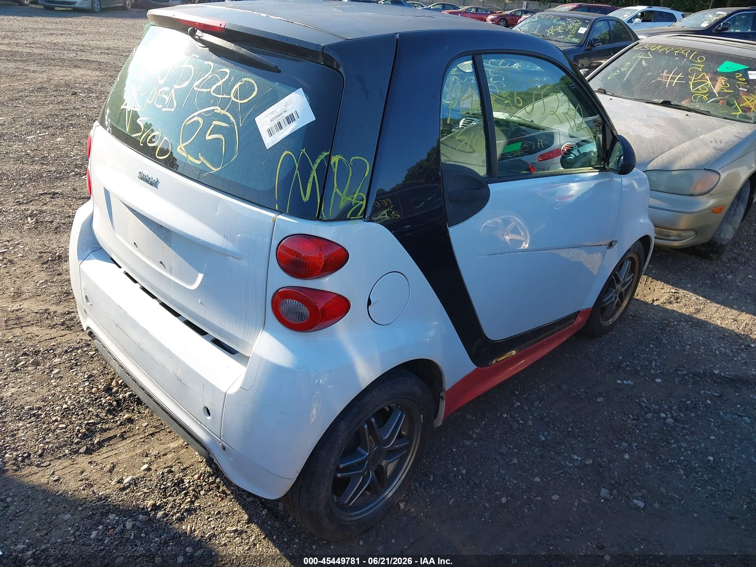 2015 Smart Fortwo Pure White vin: WMEEJ3BA9FK815578