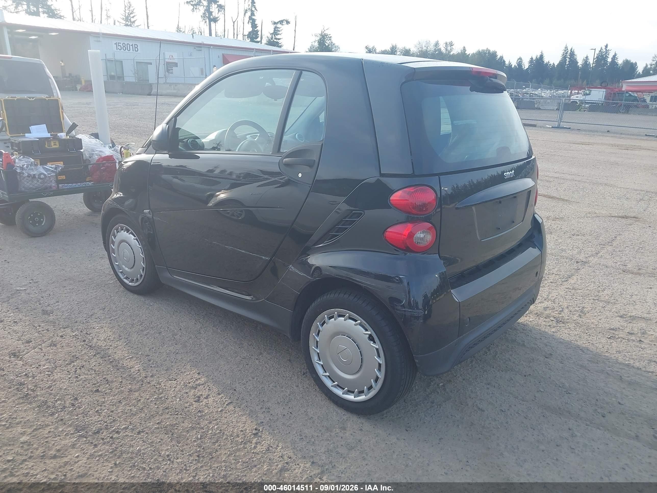 2015 Smart Fortwo Pure Черный vin: WMEEJ3BA9FK819582