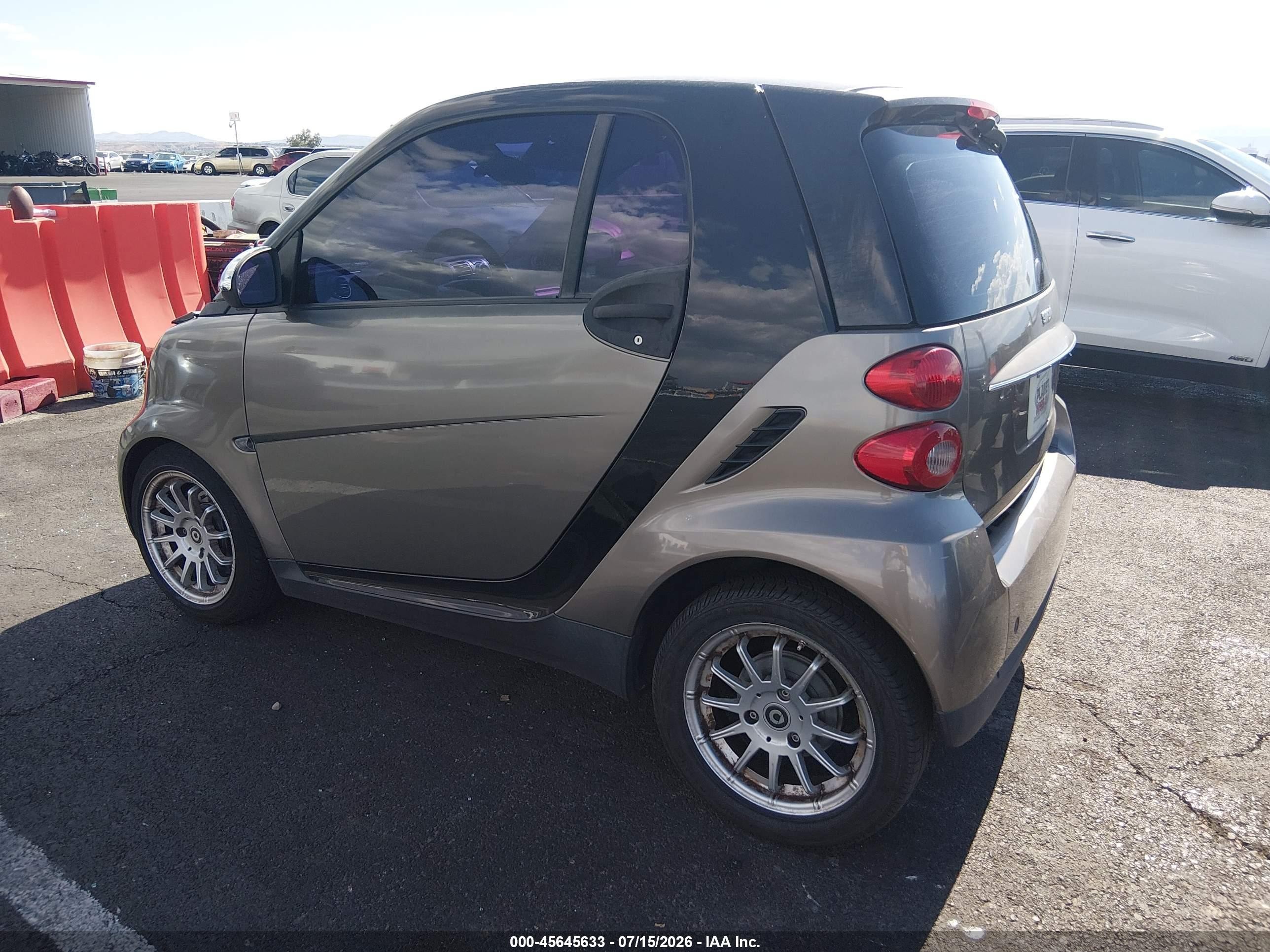 2011 Smart Fortwo Passion/pure Бежевый vin: WMEEJ3BAXBK419119