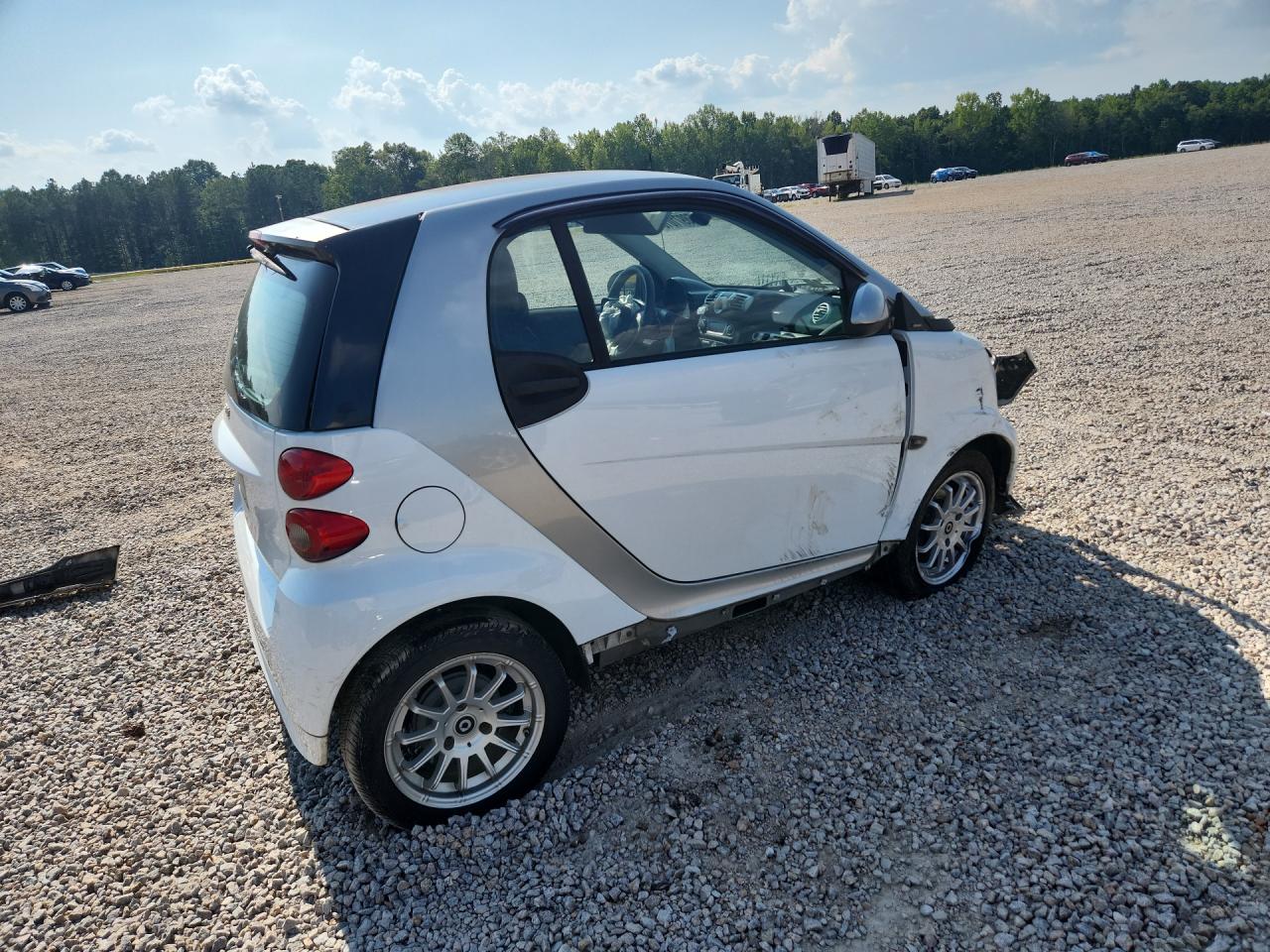 2013 Smart Fortwo Pure White vin: WMEEJ3BAXDK627715
