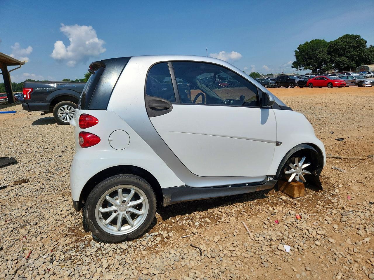 2014 Smart Fortwo Pure Белый vin: WMEEJ3BAXEK734166