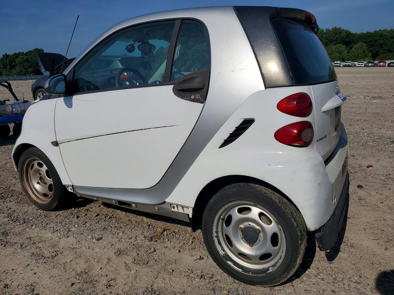 2015 Smart Fortwo Pure White vin: WMEEJ3BAXFK795745