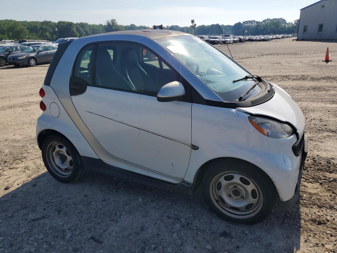 2015 Smart Fortwo Pure White vin: WMEEJ3BAXFK795745