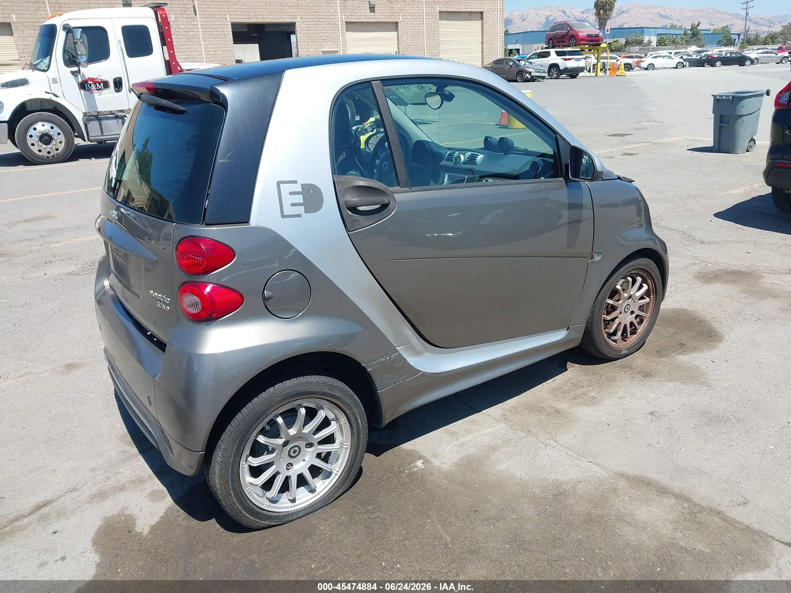 2013 Smart Fortwo Electric Drive Passion Brown vin: WMEEJ9AA1DK708624