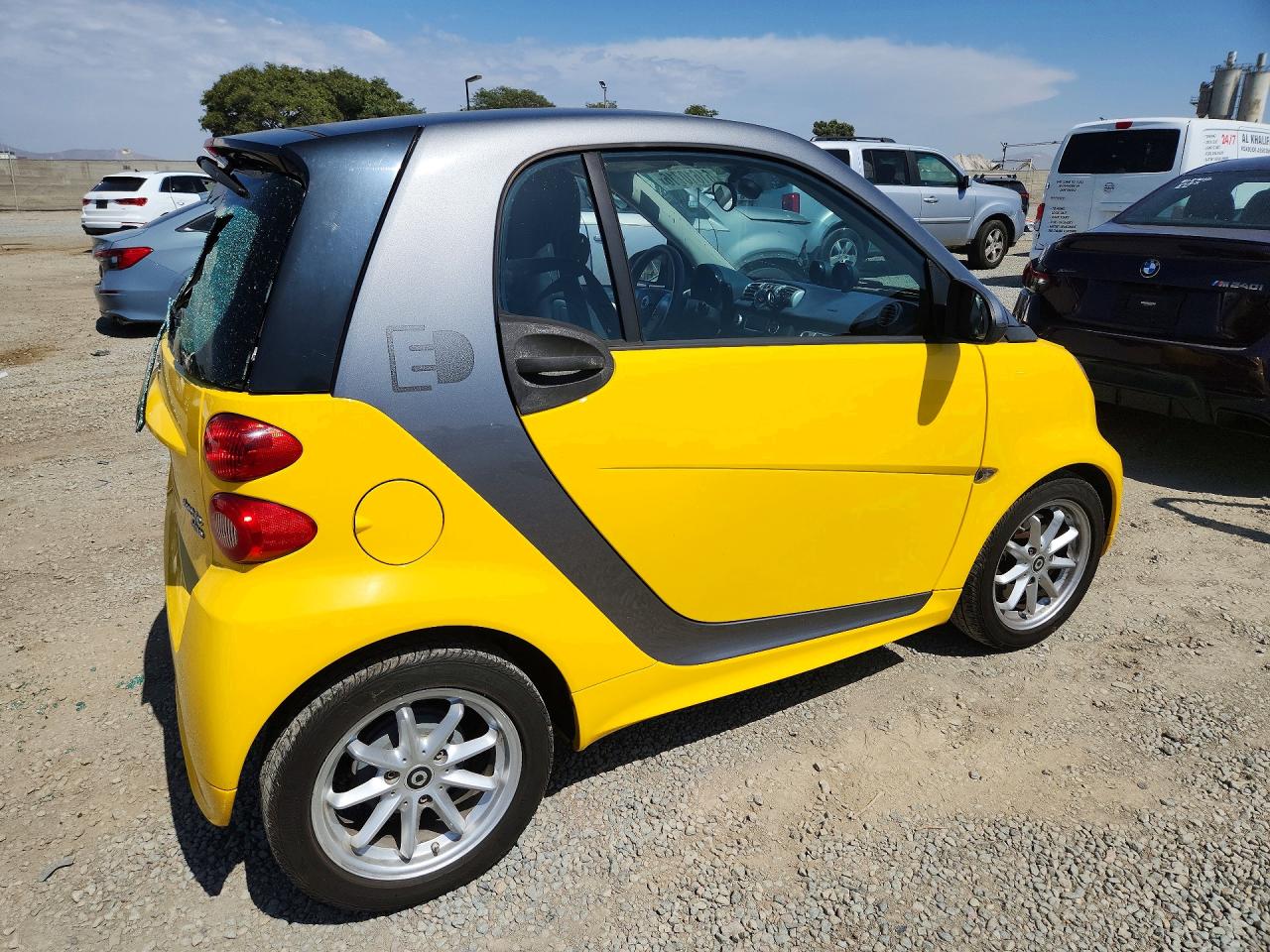 2015 Smart Fortwo Yellow vin: WMEEJ9AA3FK828900