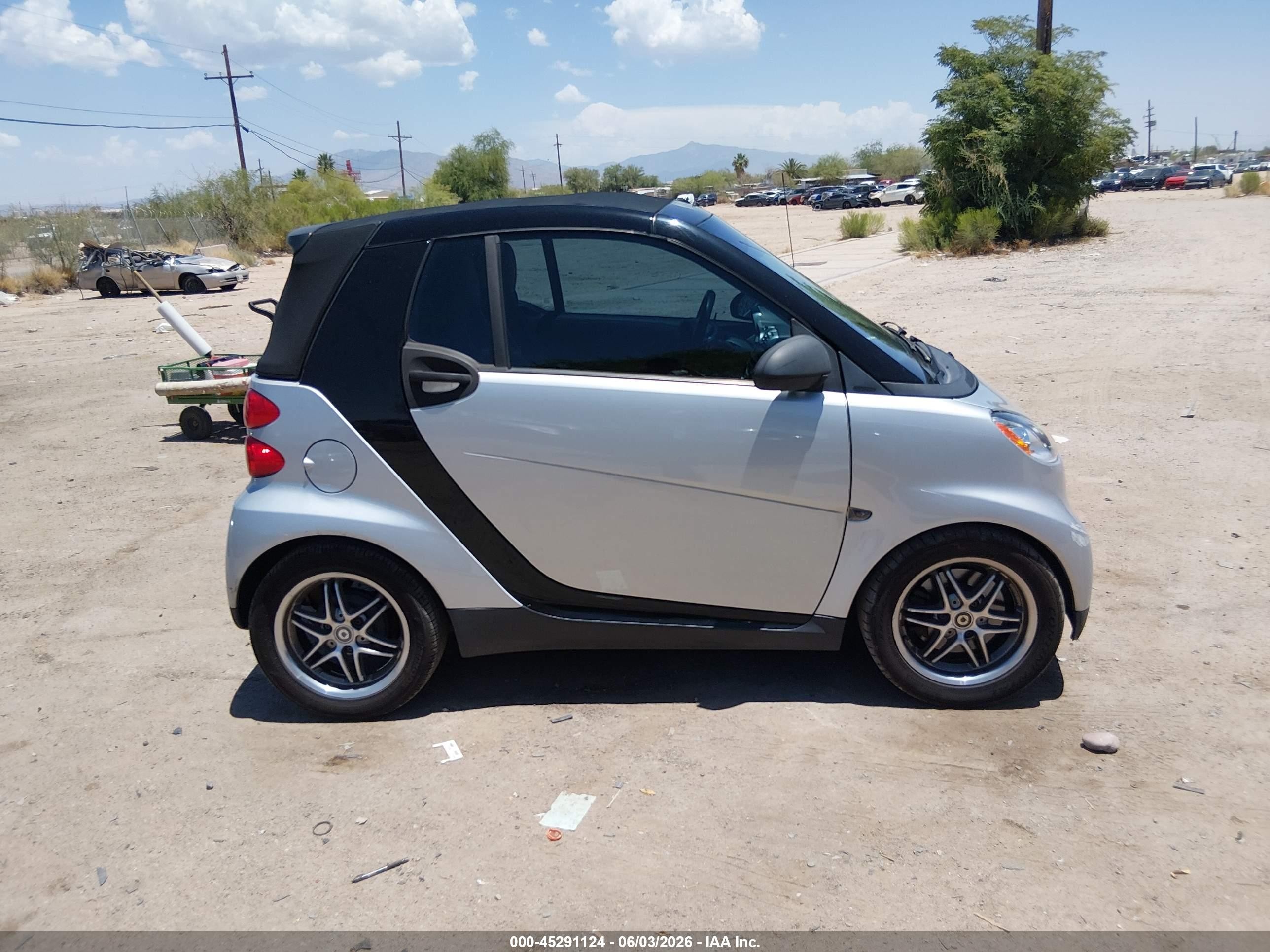 2008 Smart Fortwo Passion Silver vin: WMEEK31X28K131140