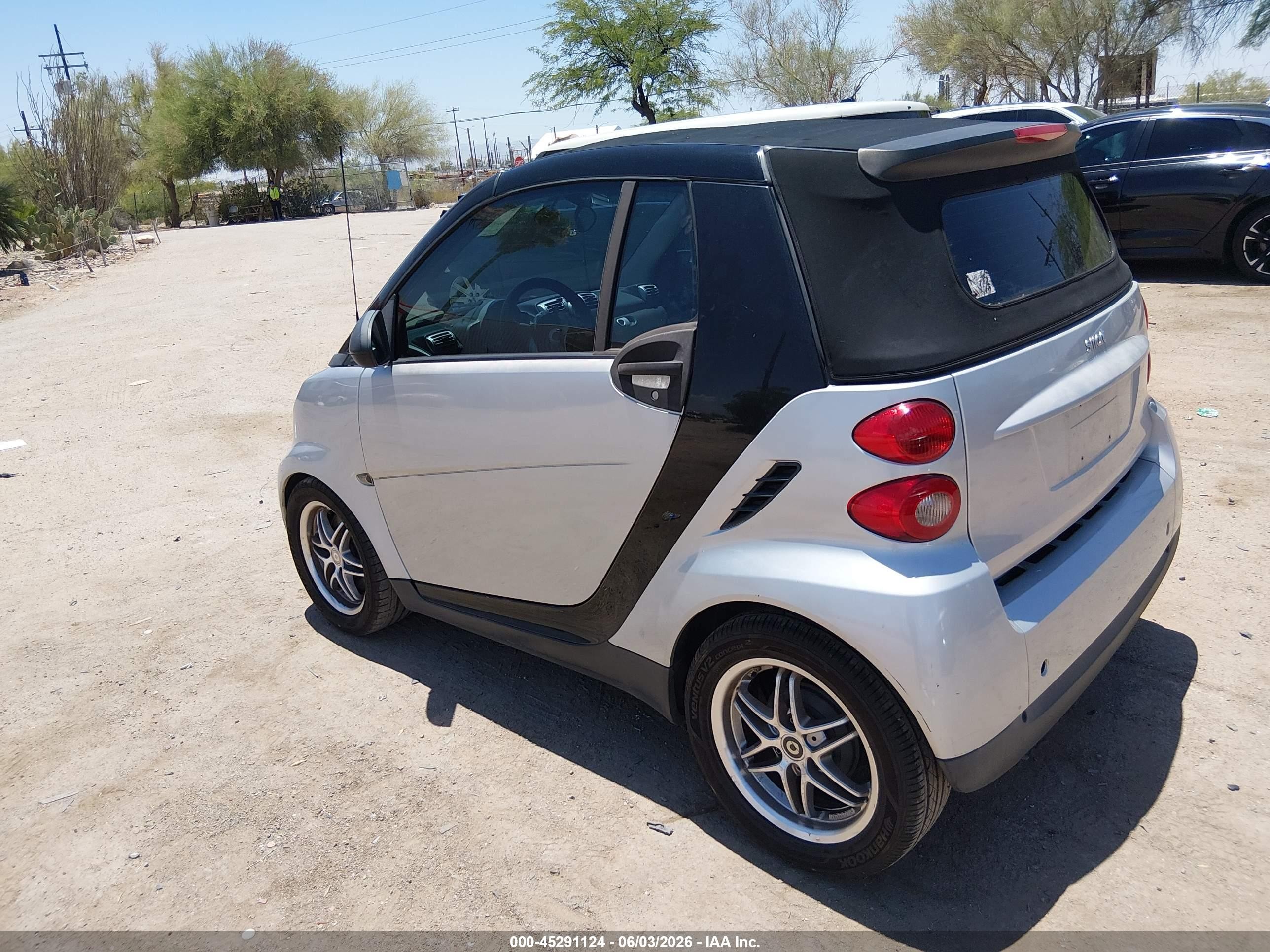 2008 Smart Fortwo Passion Silver vin: WMEEK31X28K131140