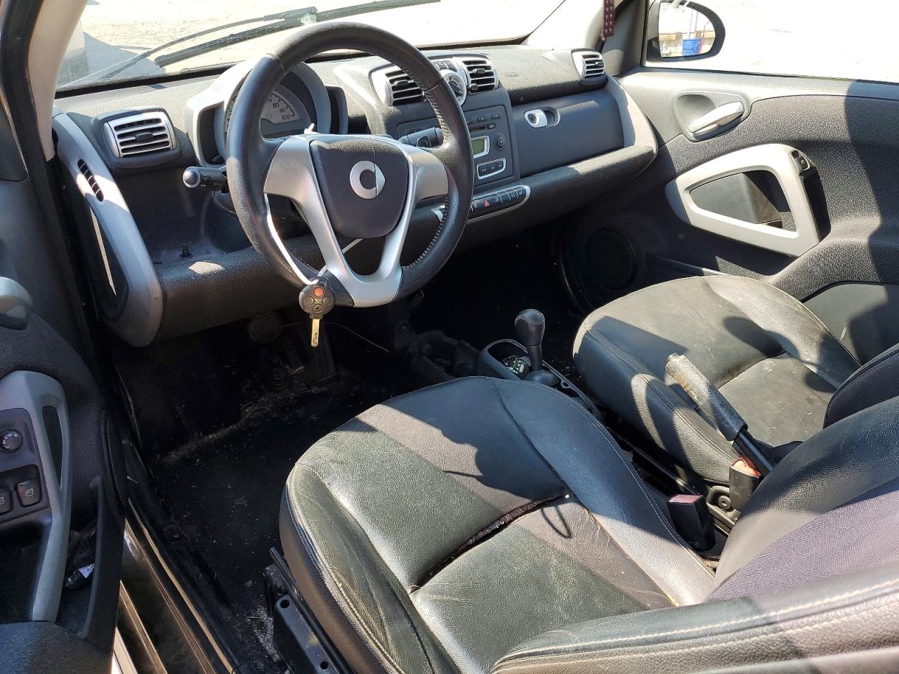 2008 Smart Fortwo Passion White vin: WMEEK31X48K208333