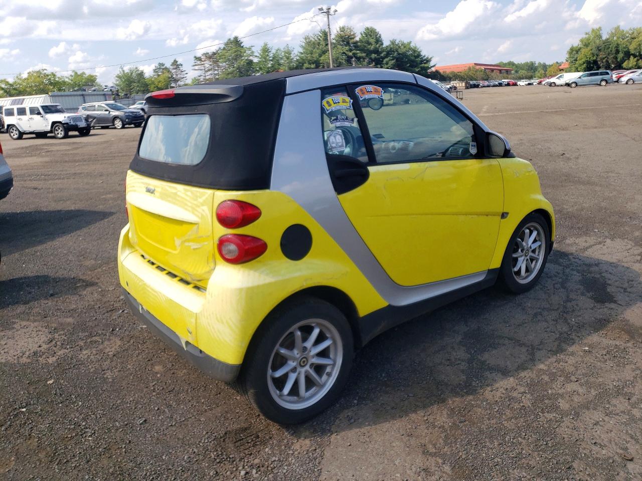 2008 Smart Fortwo Passion Yellow vin: WMEEK31X98K175524