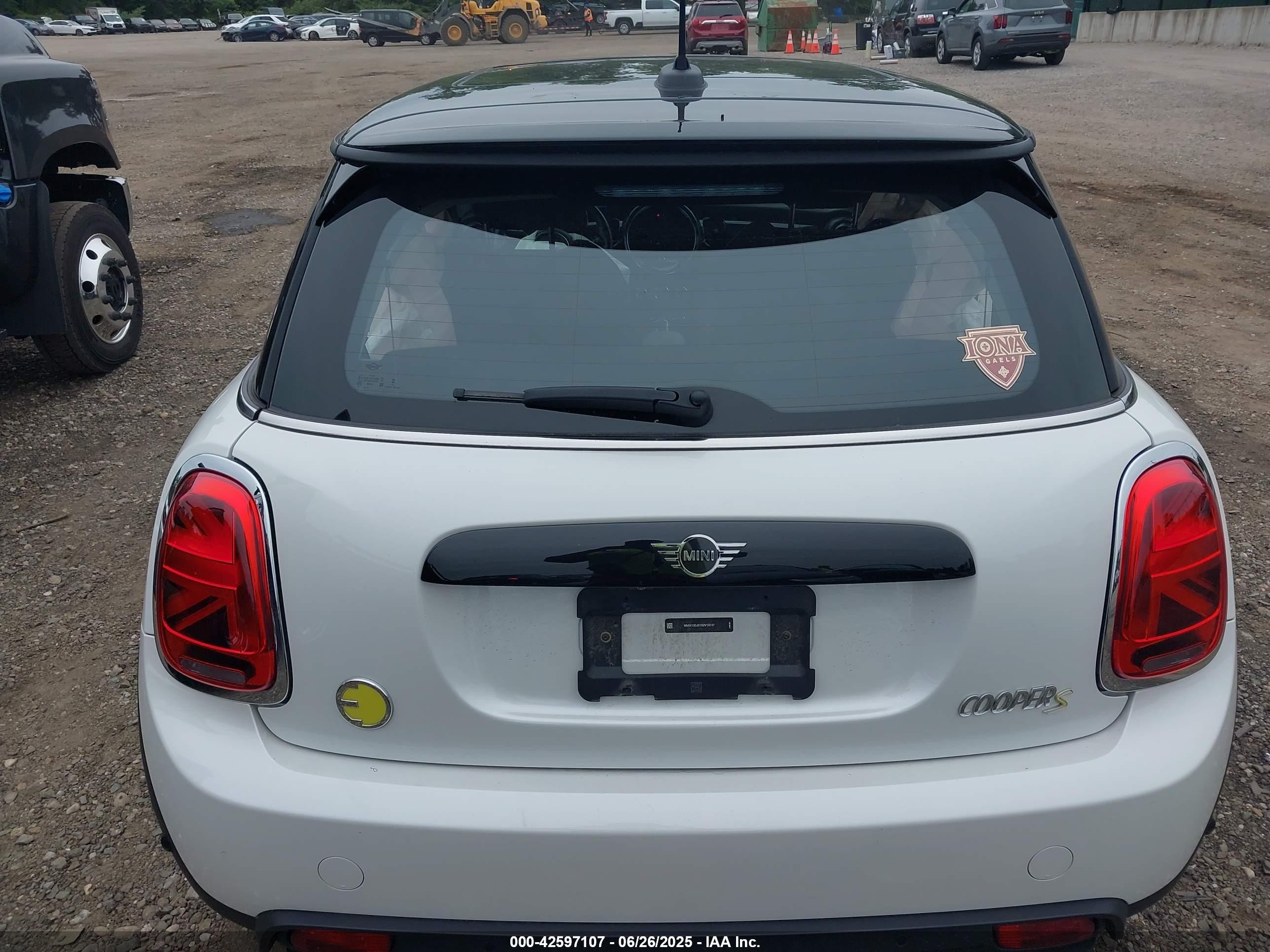 2024 Mini Se Hardtop Cooper White vin: WMW13DJ01R2V18747