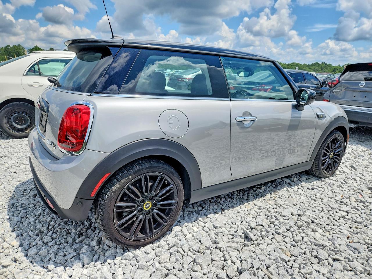 2024 Mini Cooper Se Silver vin: WMW13DJ0XR2V19217