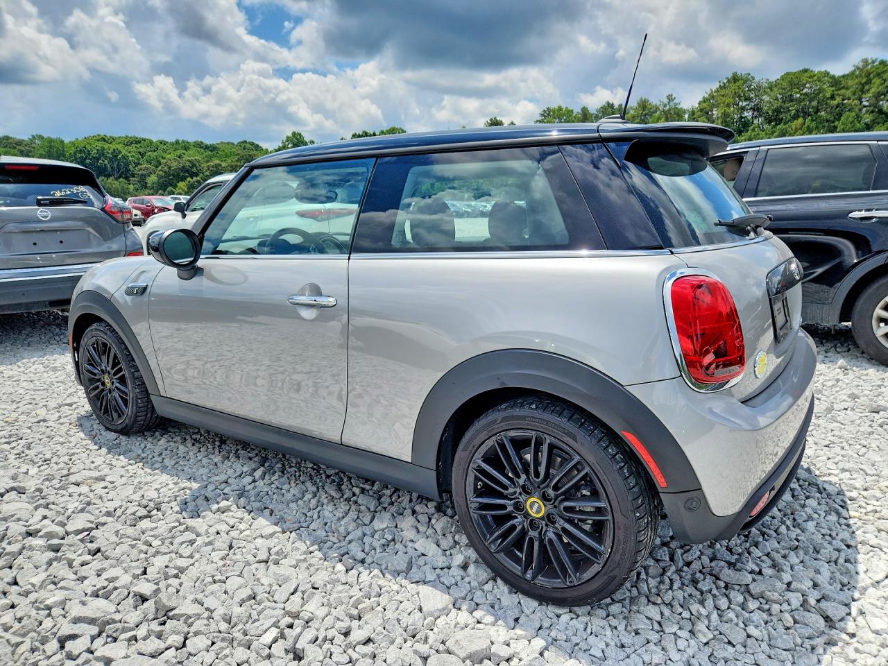 2024 Mini Cooper Se Silver vin: WMW13DJ0XR2V19217