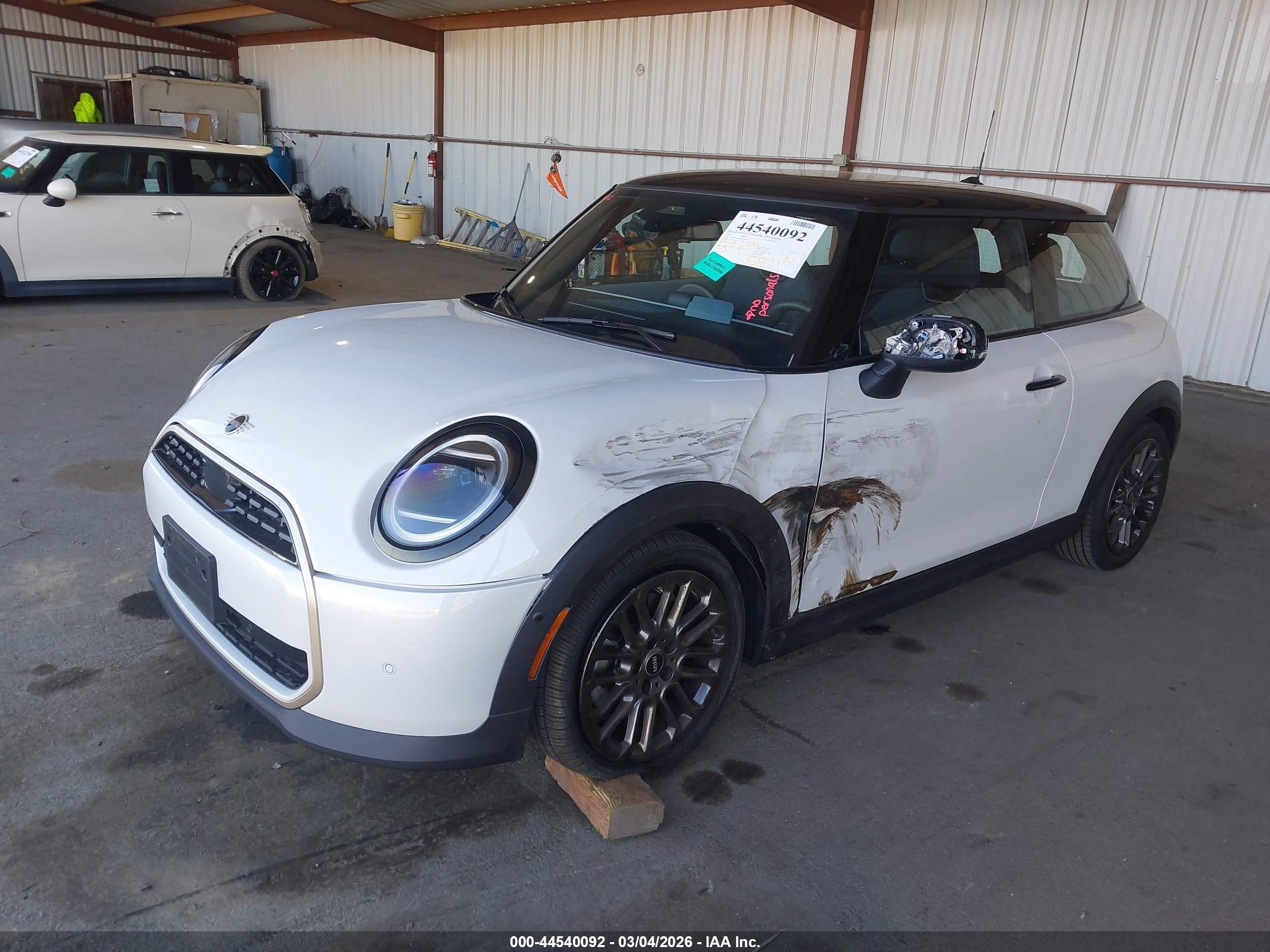 2025 Mini Hardtop Cooper White vin: WMW13GD08S2W46227