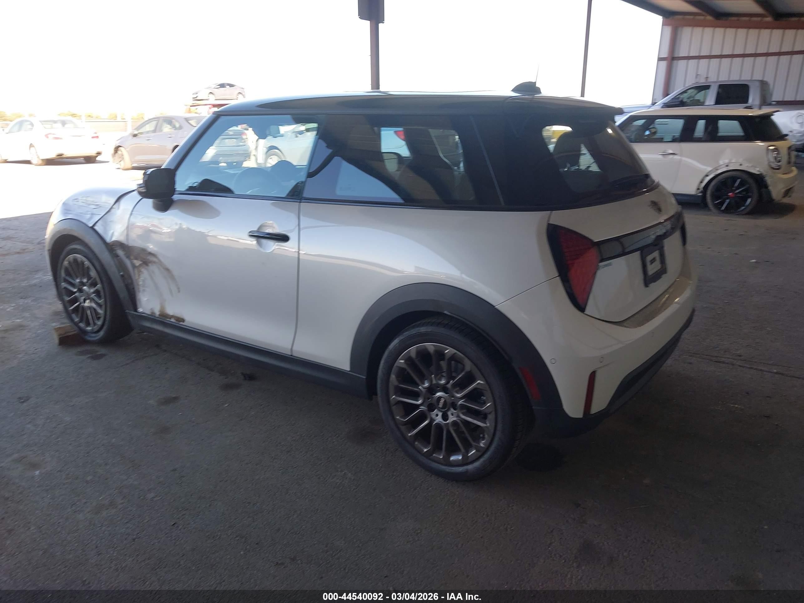 2025 Mini Hardtop Cooper White vin: WMW13GD08S2W46227