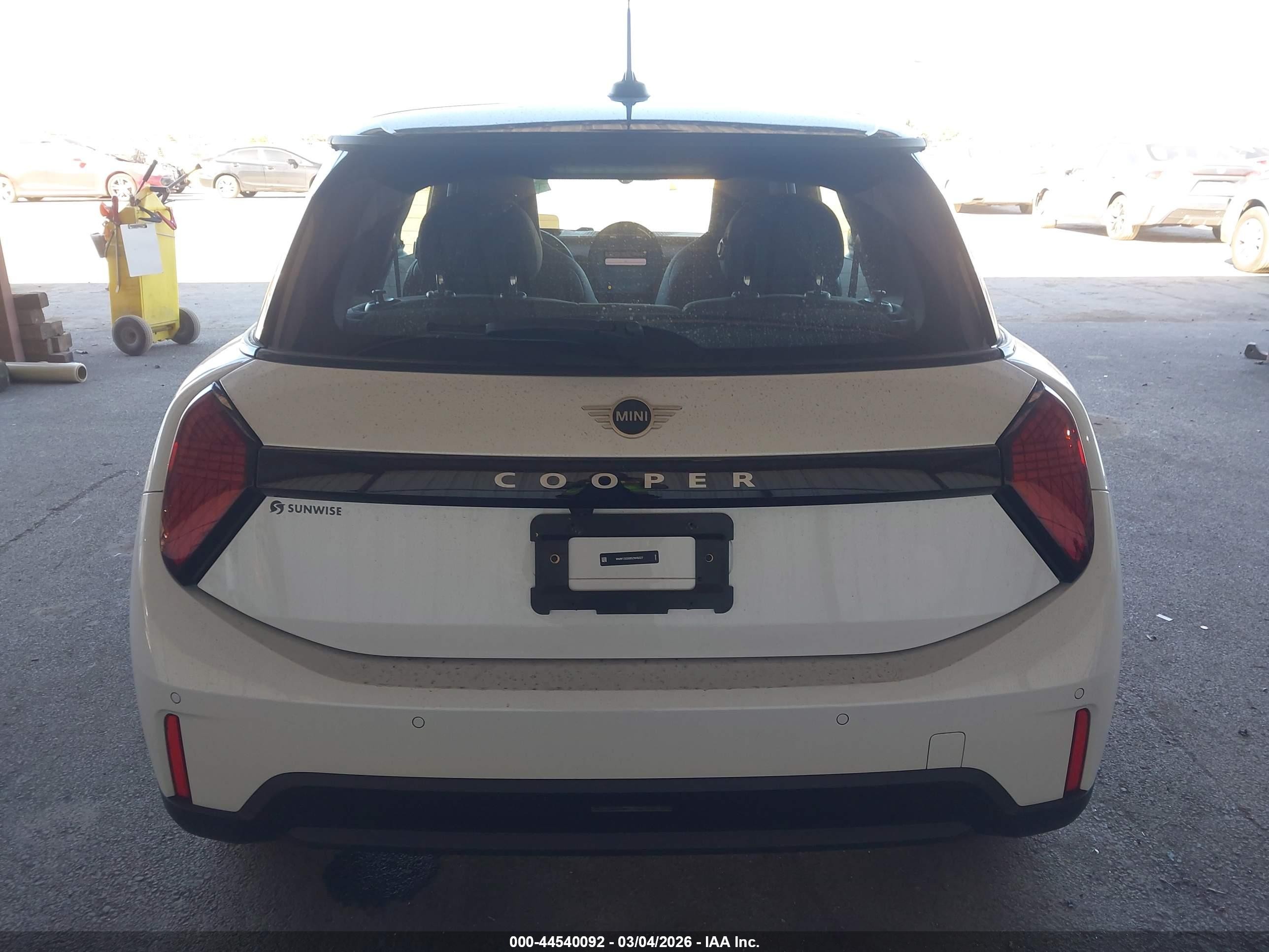 2025 Mini Hardtop Cooper White vin: WMW13GD08S2W46227
