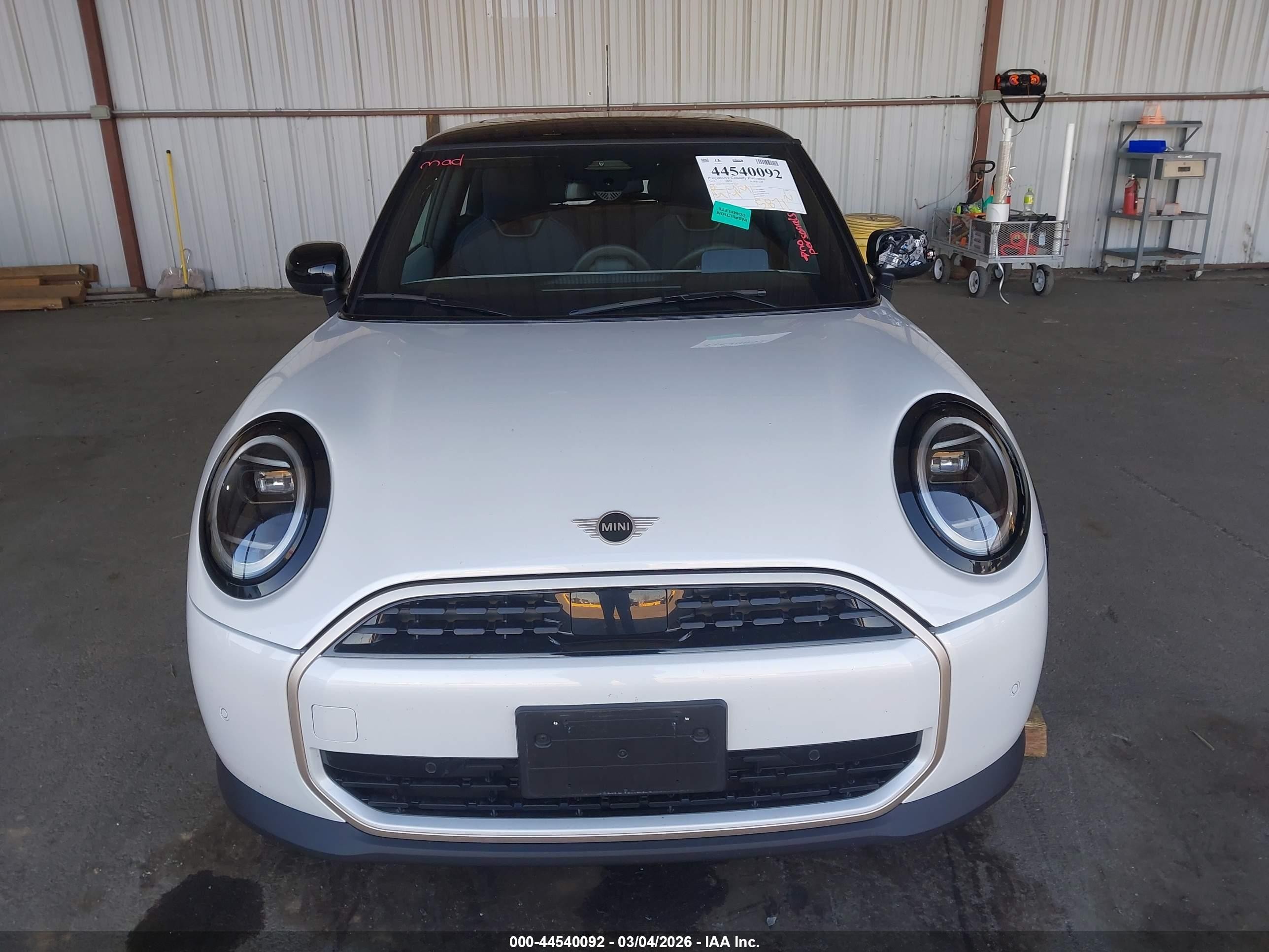 2025 Mini Hardtop Cooper White vin: WMW13GD08S2W46227