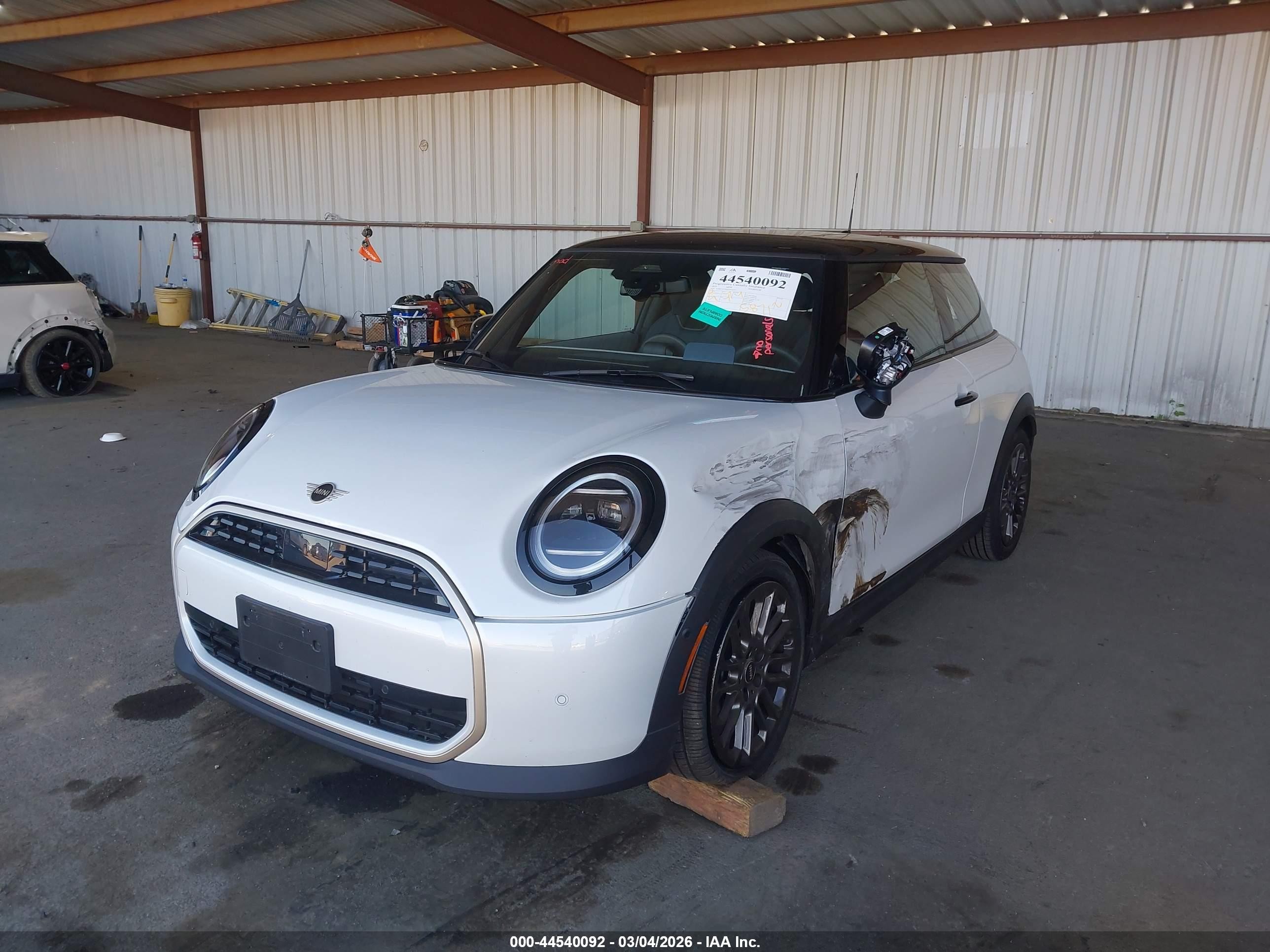 2025 Mini Hardtop Cooper White vin: WMW13GD08S2W46227
