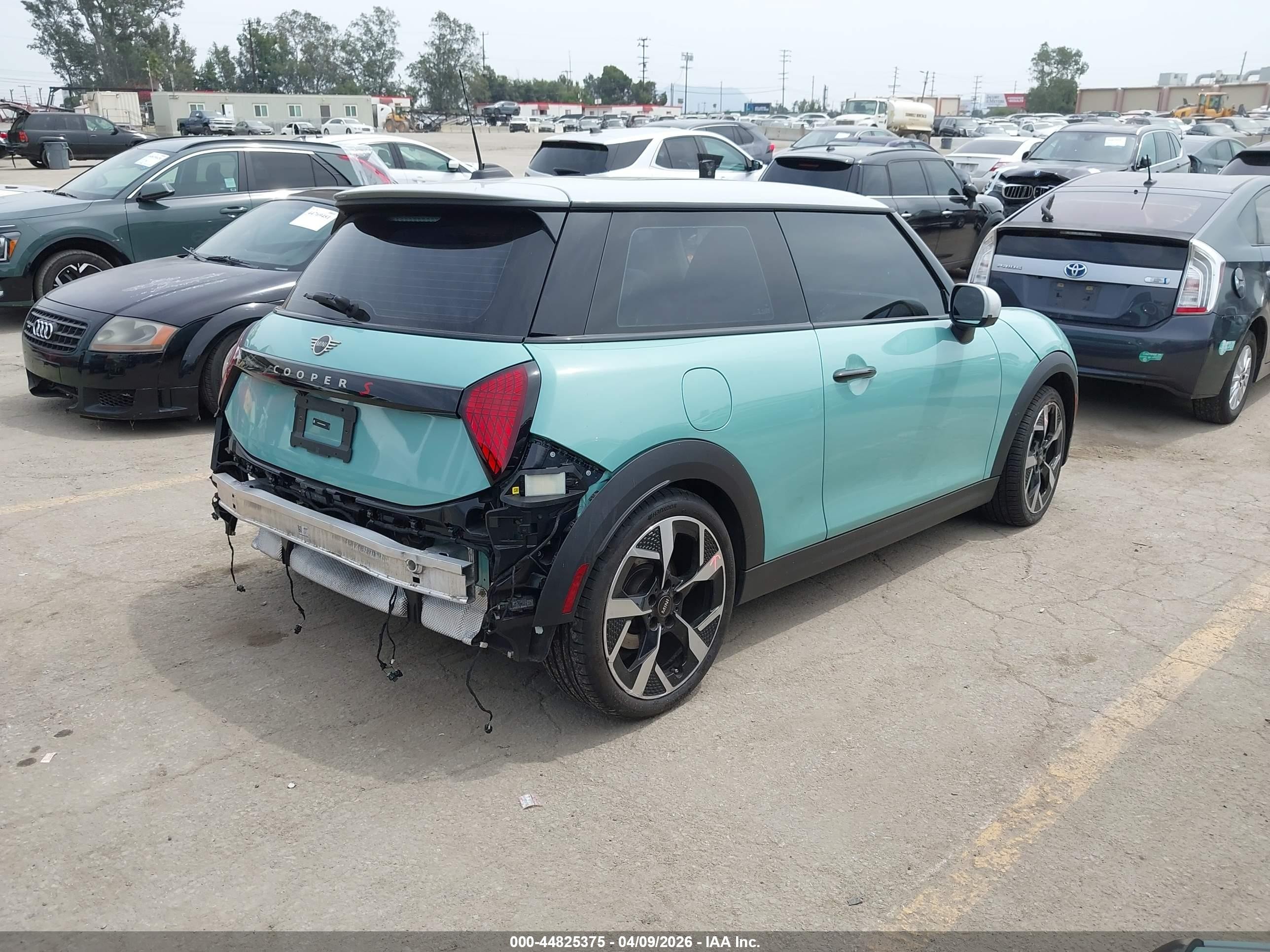 2025 Mini Hardtop Cooper S Green vin: WMW23GD01S2W96066