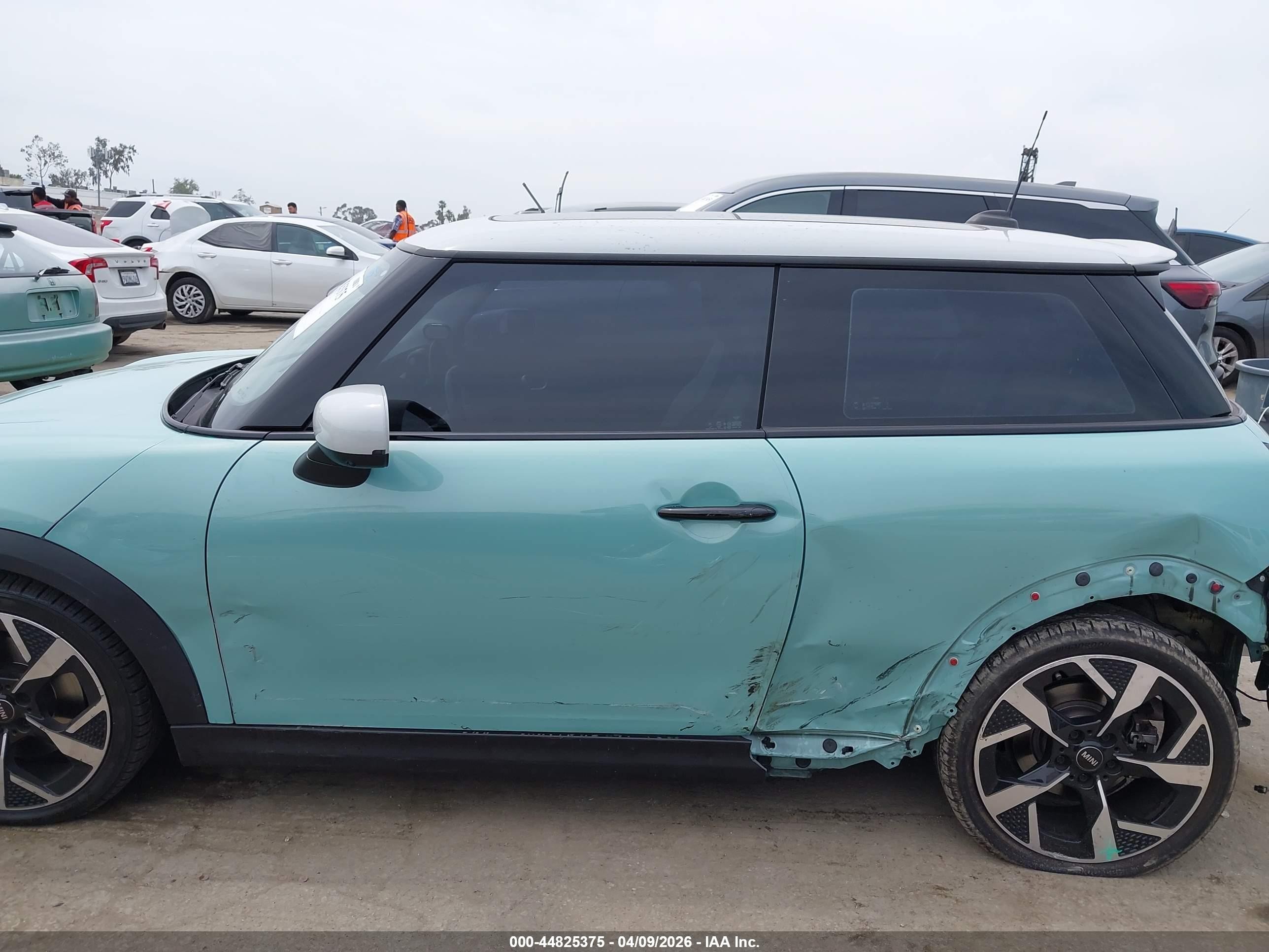 2025 Mini Hardtop Cooper S Green vin: WMW23GD01S2W96066