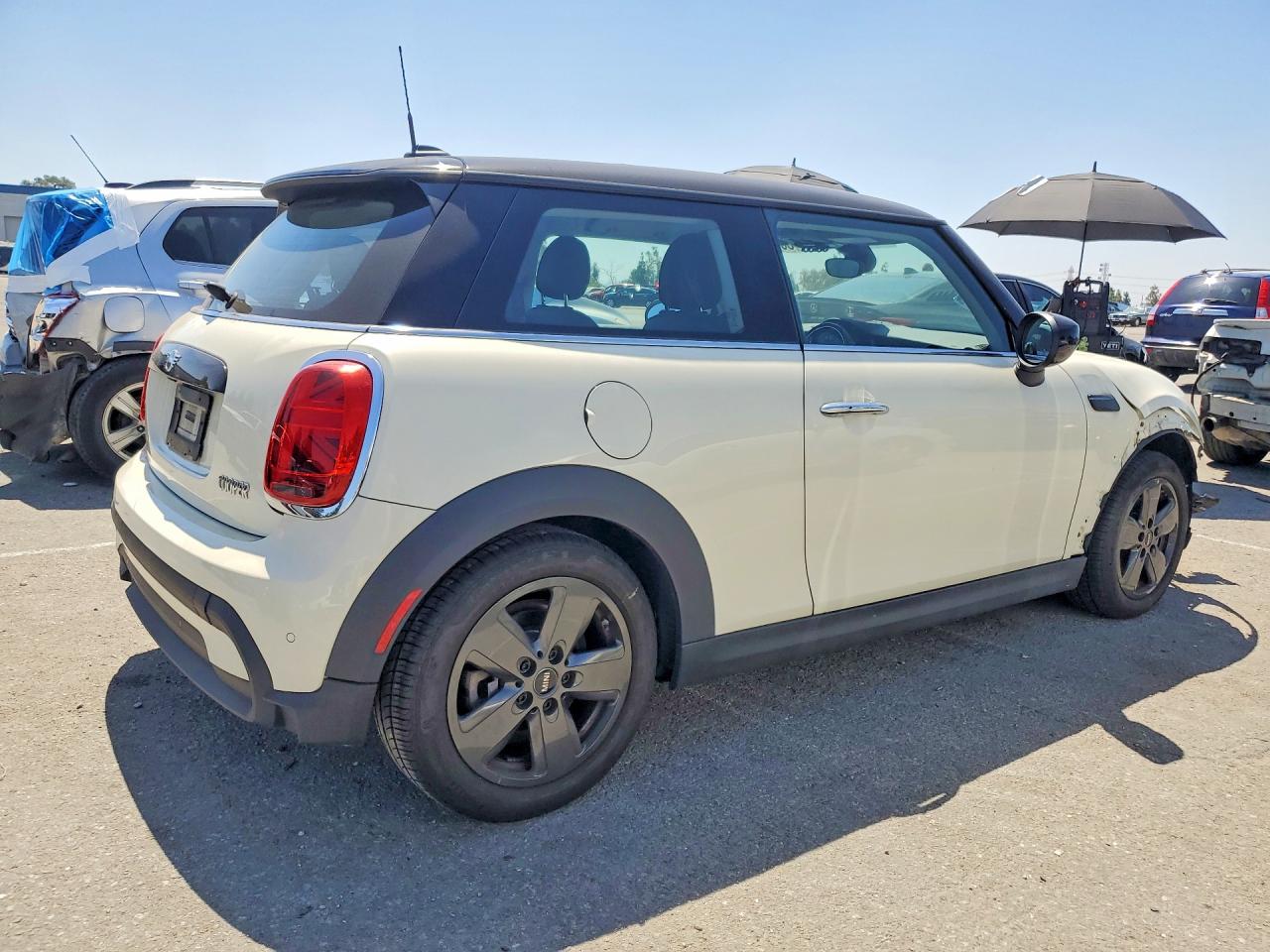 2022 Mini Cooper Beige vin: WMW33DH01N2R06070