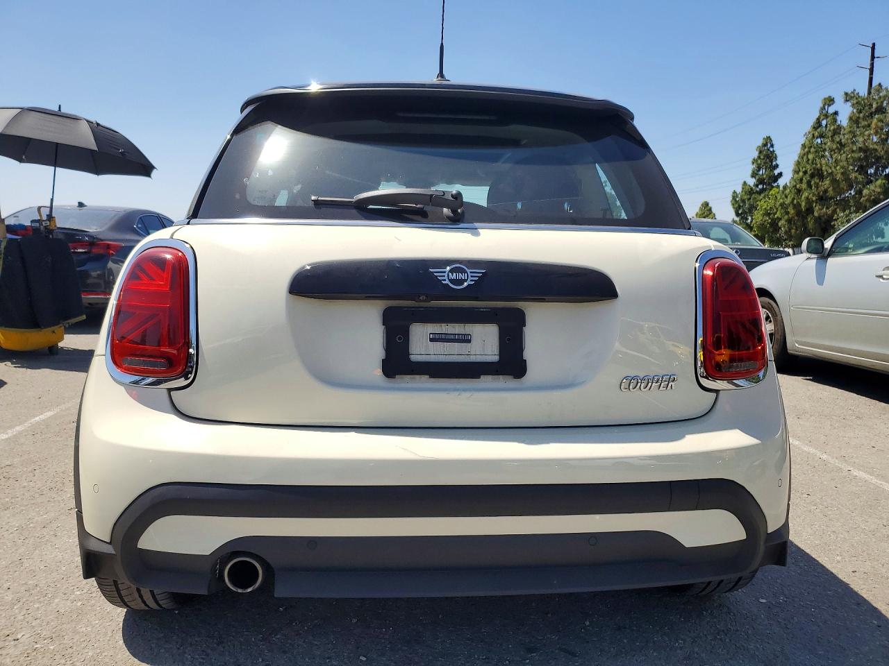 2022 Mini Cooper Beige vin: WMW33DH01N2R06070