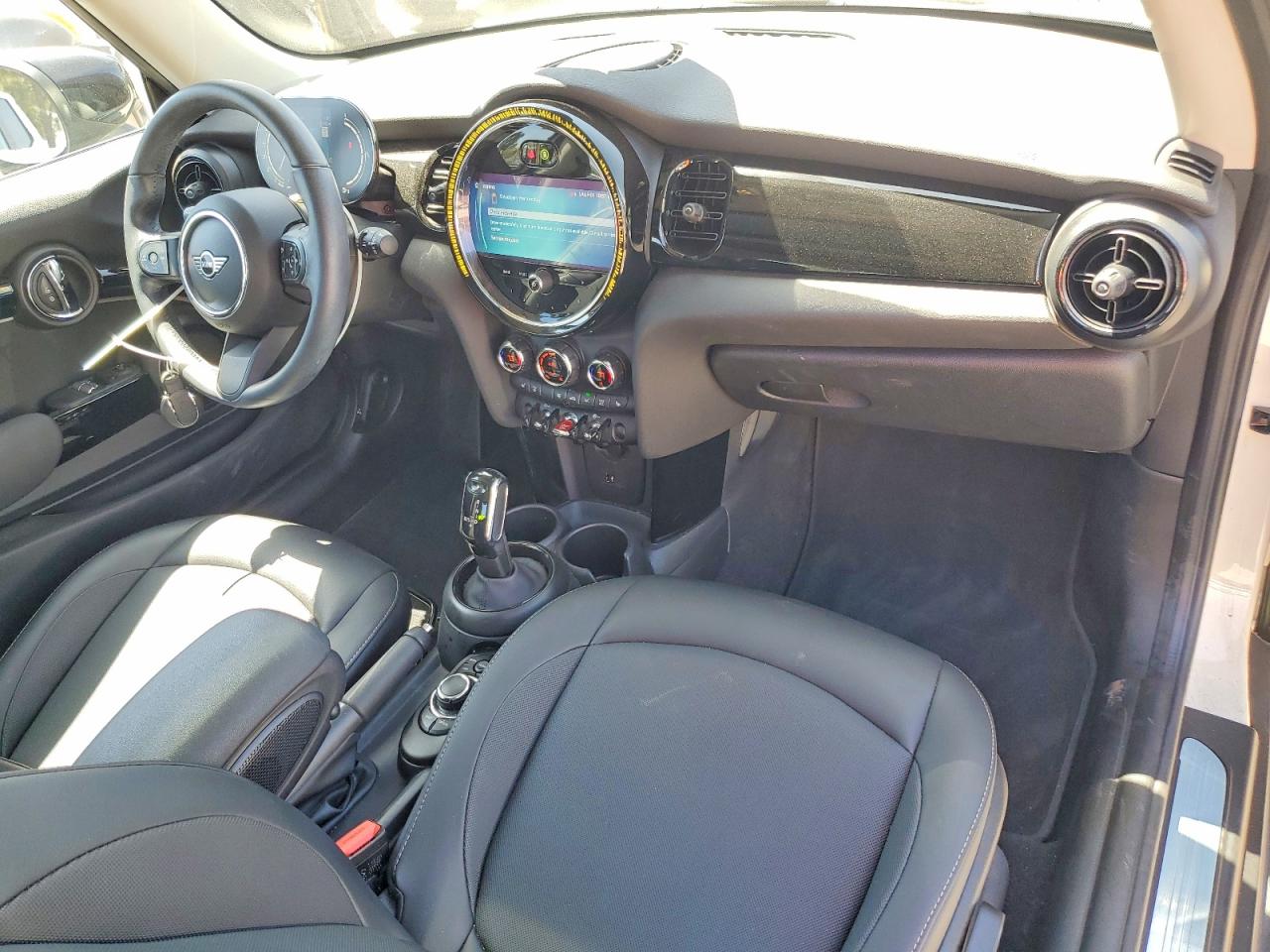 2022 Mini Cooper Beige vin: WMW33DH01N2R06070