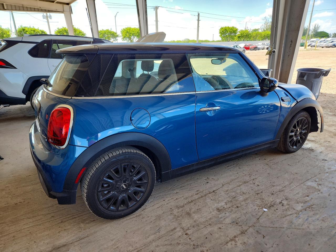 2023 Mini Cooper Blue vin: WMW33DH07P2T77629
