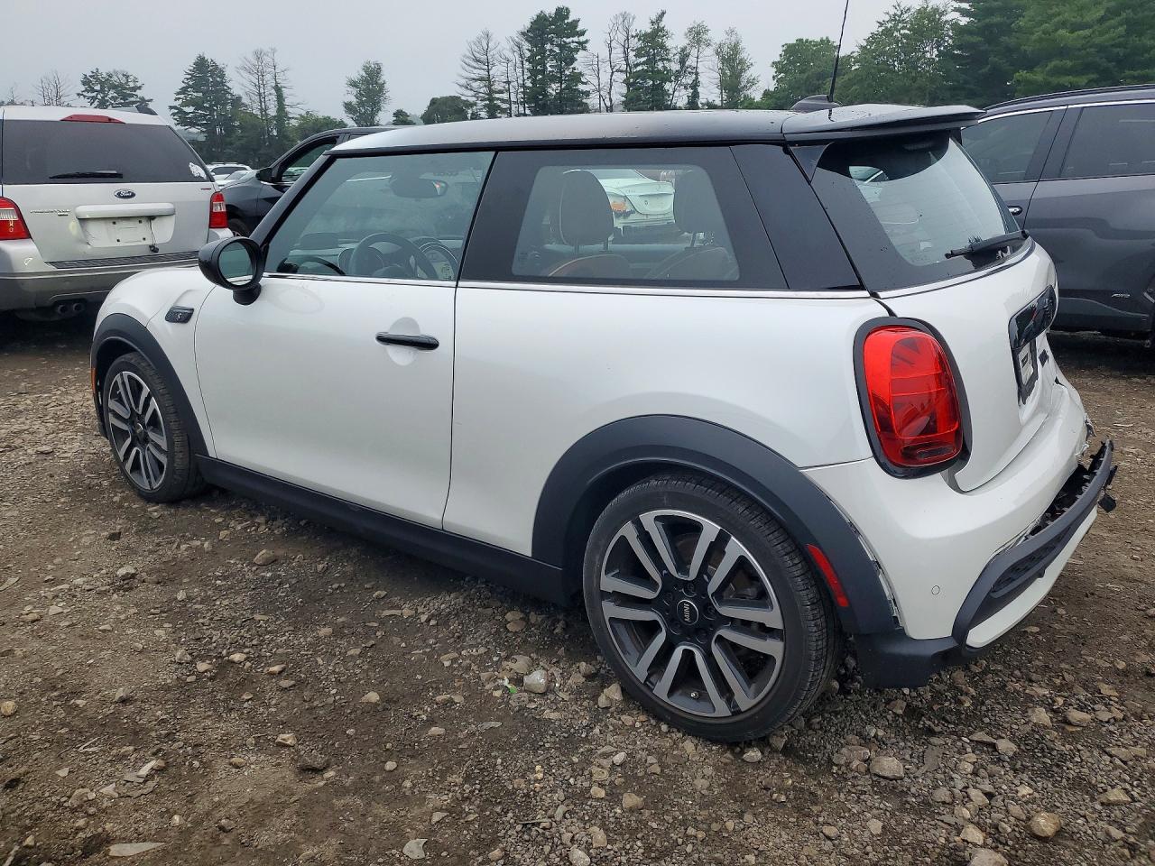 2024 Mini Cooper S White vin: WMW53DH02R2V71142